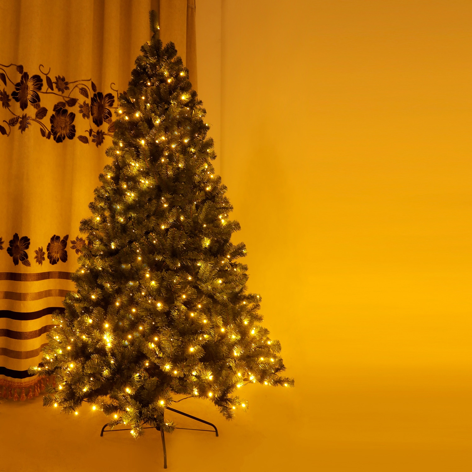 Bybafun YA7200013 Artificial-Christmas-Trees - View #3