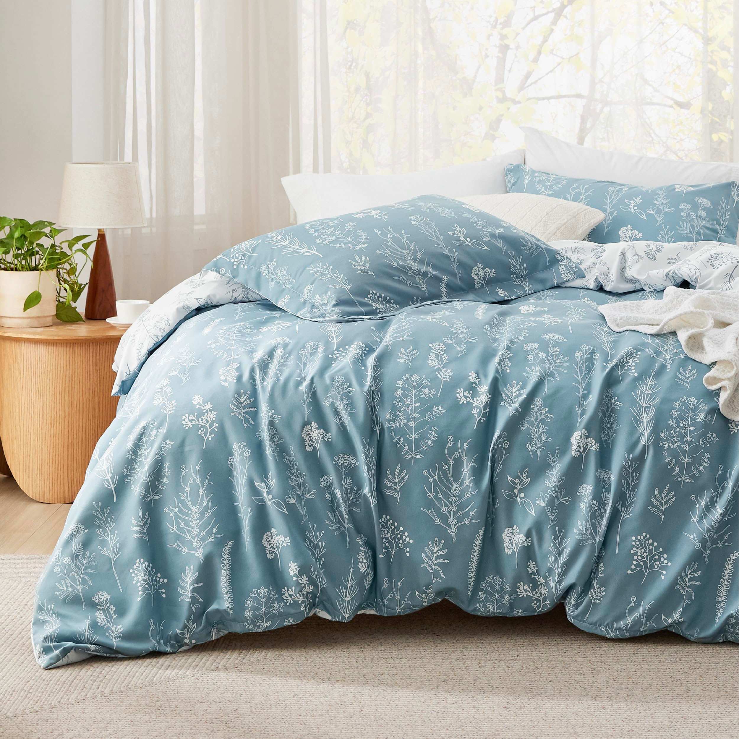 Bedsure Duvet Cover King Size Reversible Mineral Blue King Duvet Cover Set with Zipper Closure 3 Pieces Floral Patterned Bedding Set with 8 Corner Ties and 2 Pillow Shams