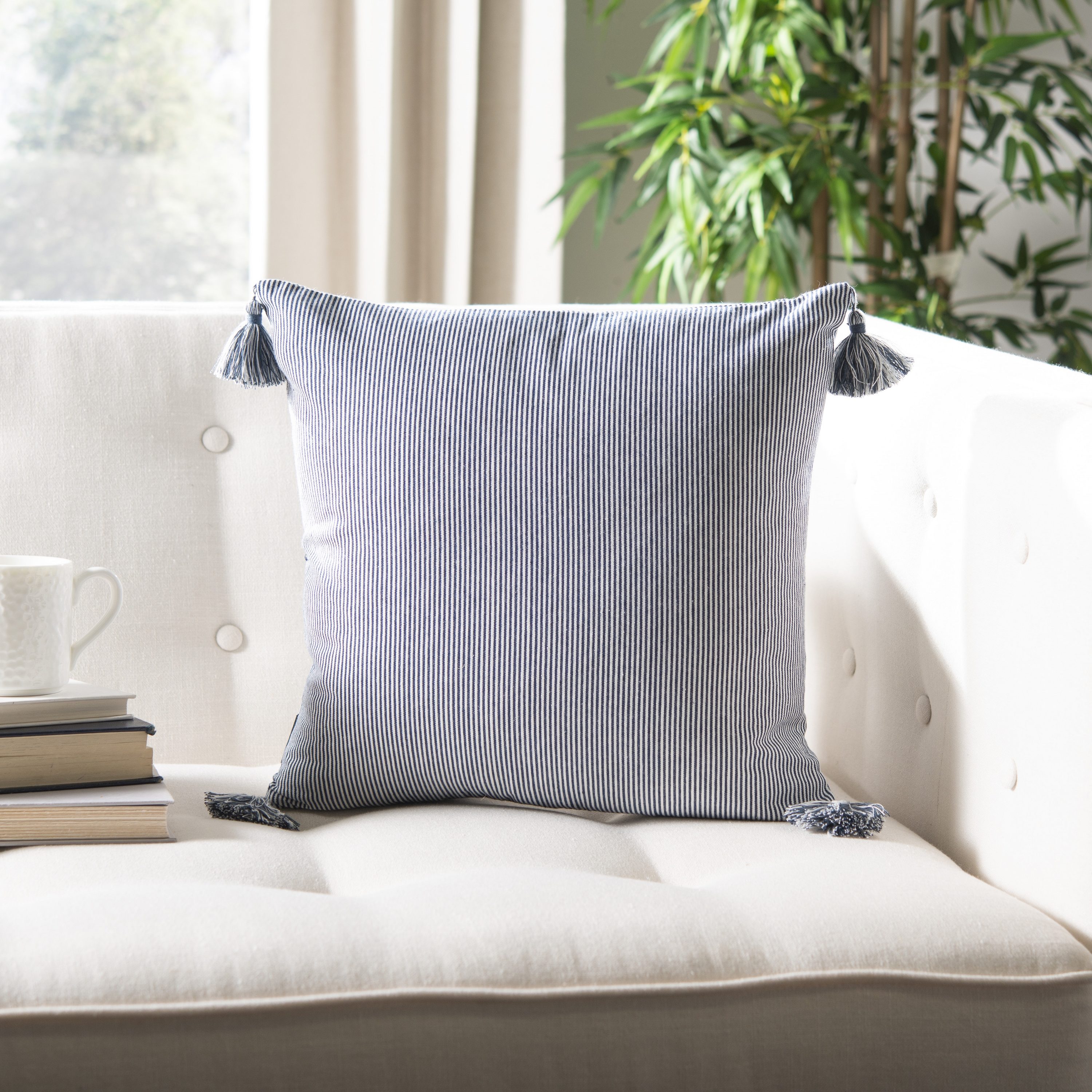 Safavieh PLS7095B-1616 Accent-Pillows - View #4