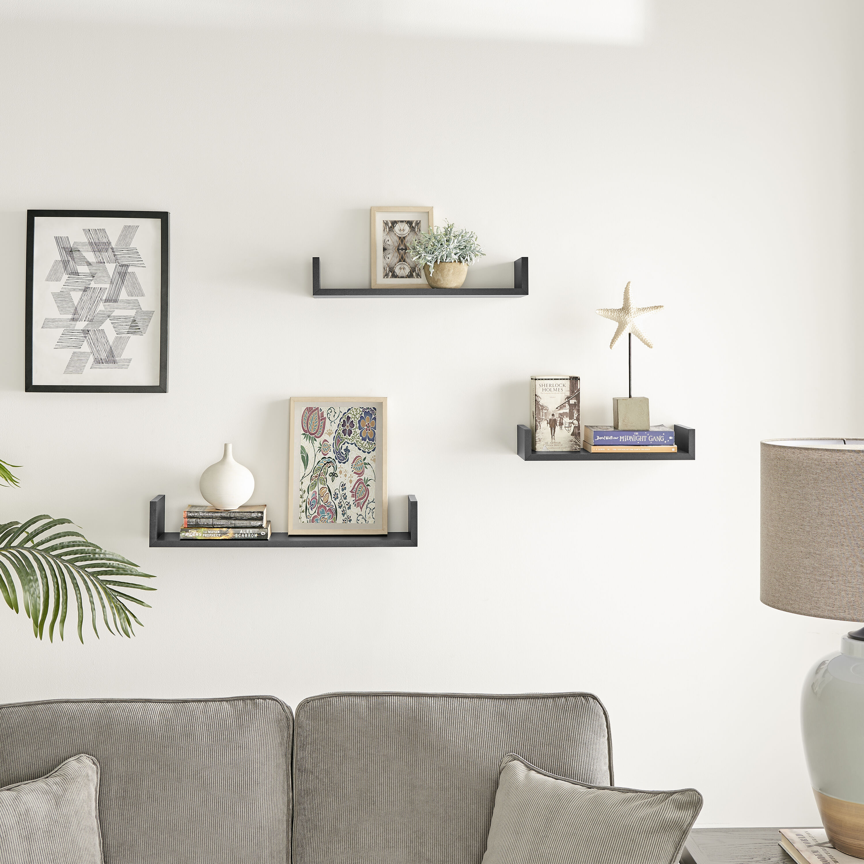 Danya B. XF22039BK 5.75-Inches L x 23.625-Inches D x 4-Inches H Black MDF Corner Circle Floating shelf 3 Decorative Shelves