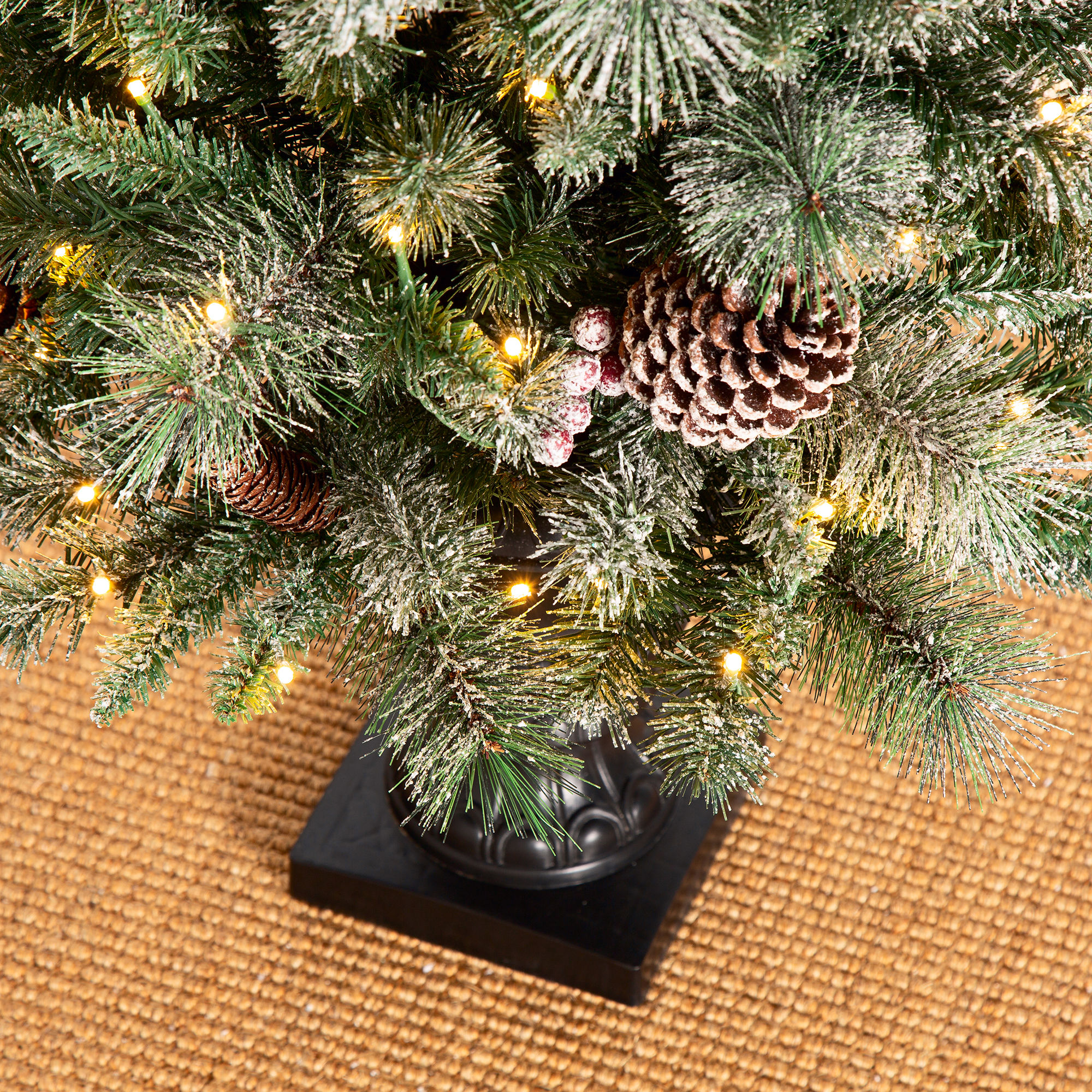 Glitzhome 2004900046 Artificial-Christmas-Trees - View #6