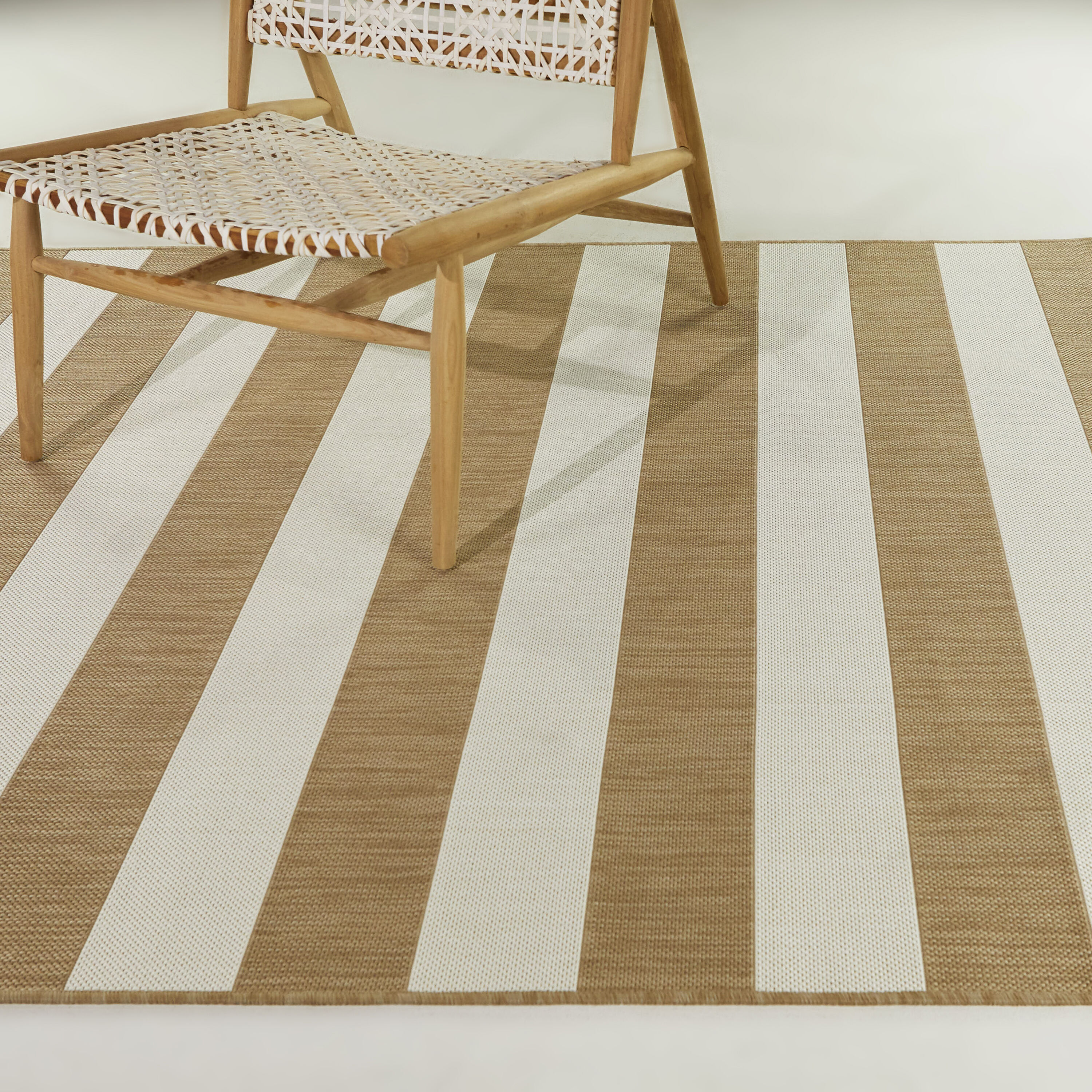 allen + roth 3116427 Aleah 7 x 9 (ft) Flatweave Polypropylene Yellow Rectangular Outdoor Stripe Farmhouse/Cottage Area rug