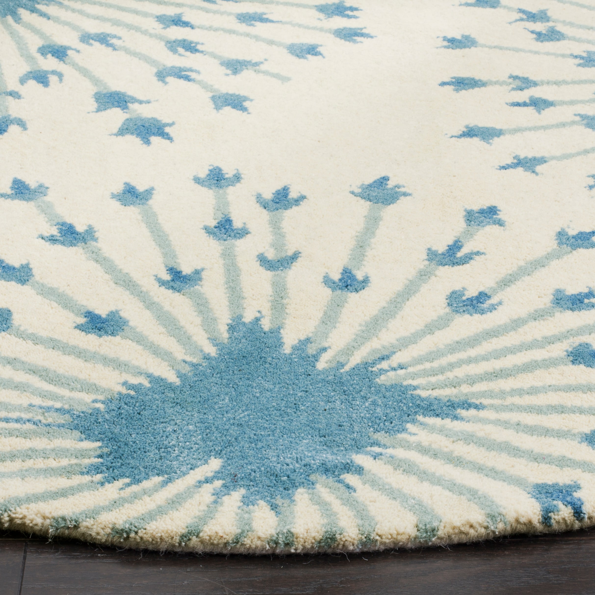Safavieh BEL123B-5 rugs - View #3