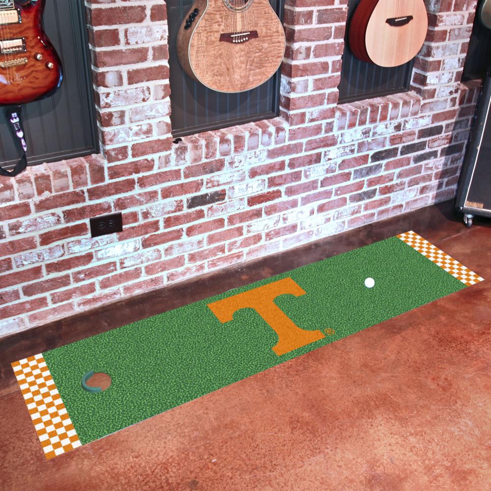 FANMATS 9081 1.5-ft x 6-ft NCAA Putting Green Mat Putting Green