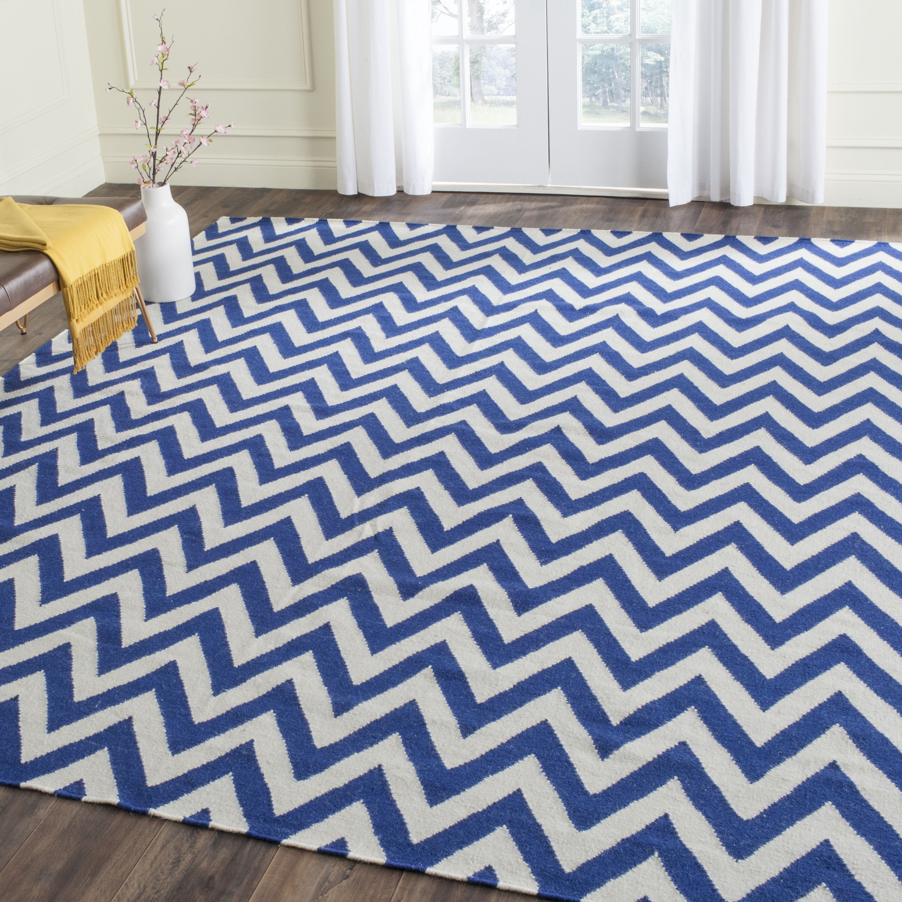 Safavieh DHU557K-8 Dhurries Farrah 8 x 10 (ft) Wool Dark Blue/Ivory Rectangular Indoor Chevron Coastal Area rug