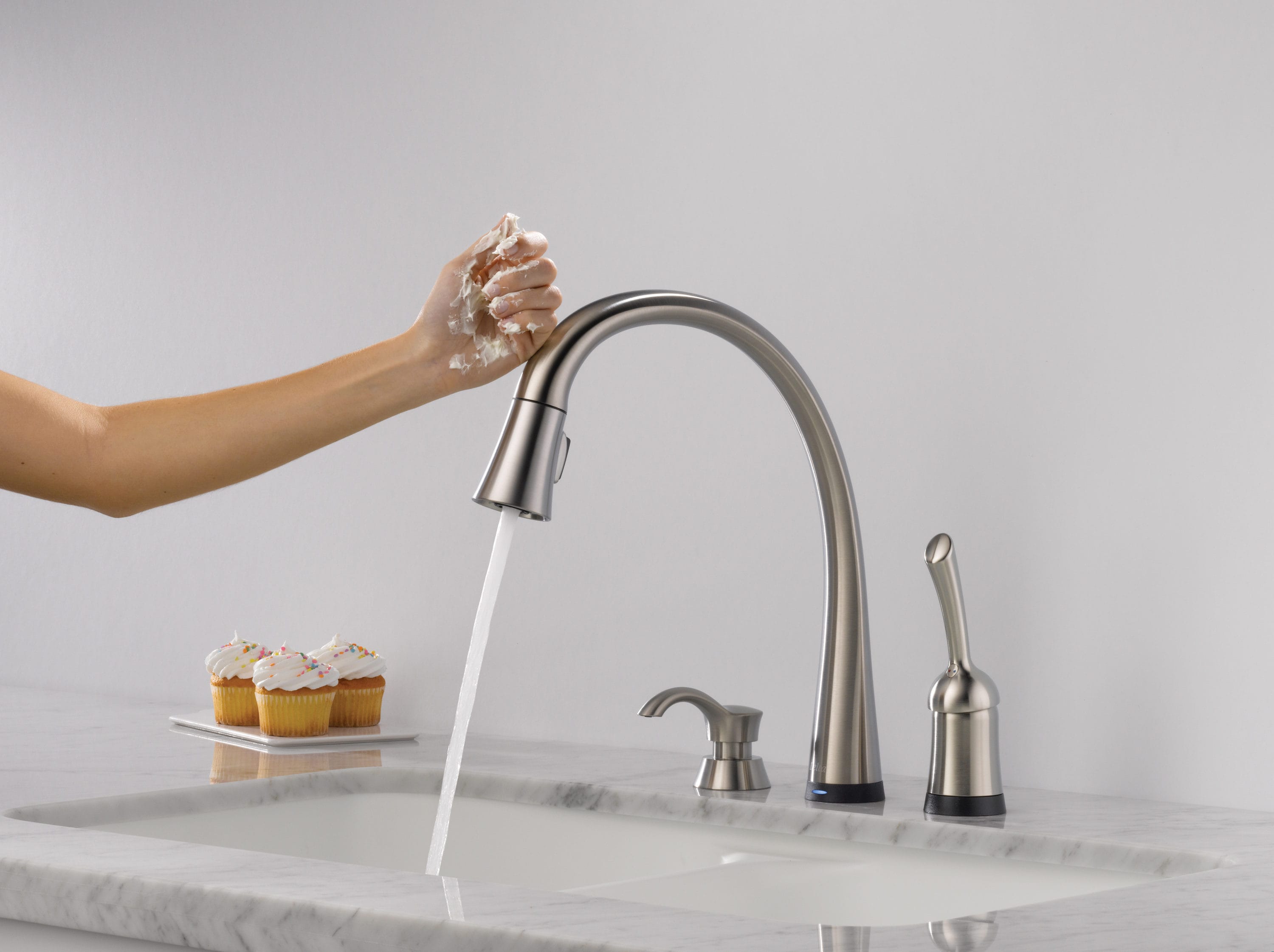 Delta Pilar Touch2O Stainless Single Handle Pull-down Kitchen Faucet ...