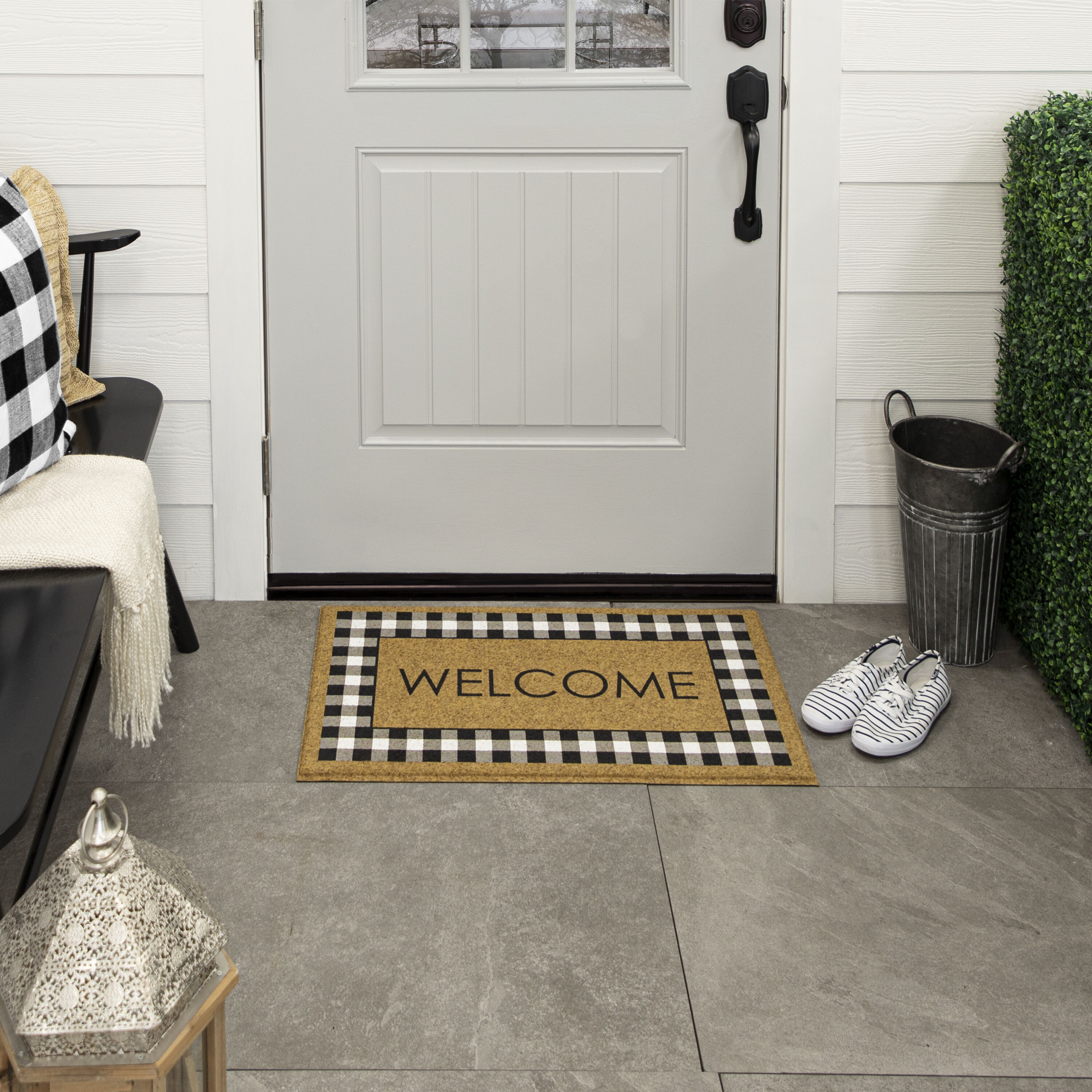 Style Selections 2-ft x 3-ft Natural/Black Rectangular Indoor Door Mat in  the Mats department at