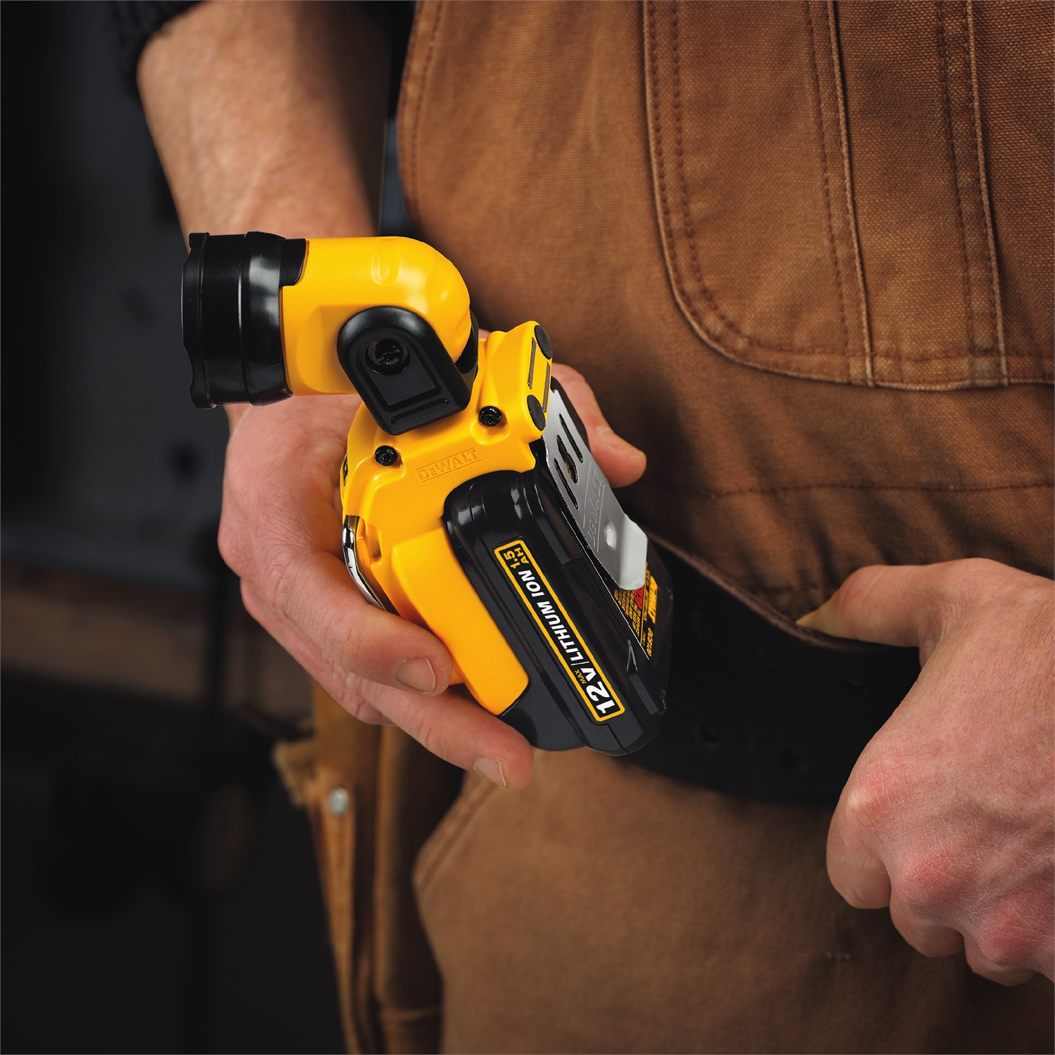 department 12-volt at 130-Lumen Flashlights Ion DEWALT Power Cordless LED Lithium (li-ion) Tool Rechargeable Power the Tool Max Flashlight in