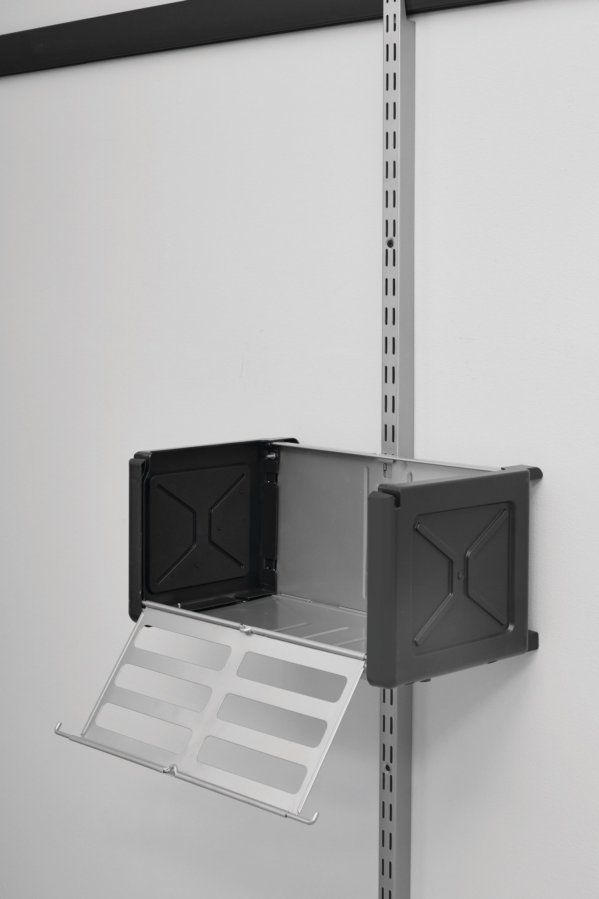 Rubbermaid 1938440 Garage-Storage-Rail-Sys-Acc - View #8