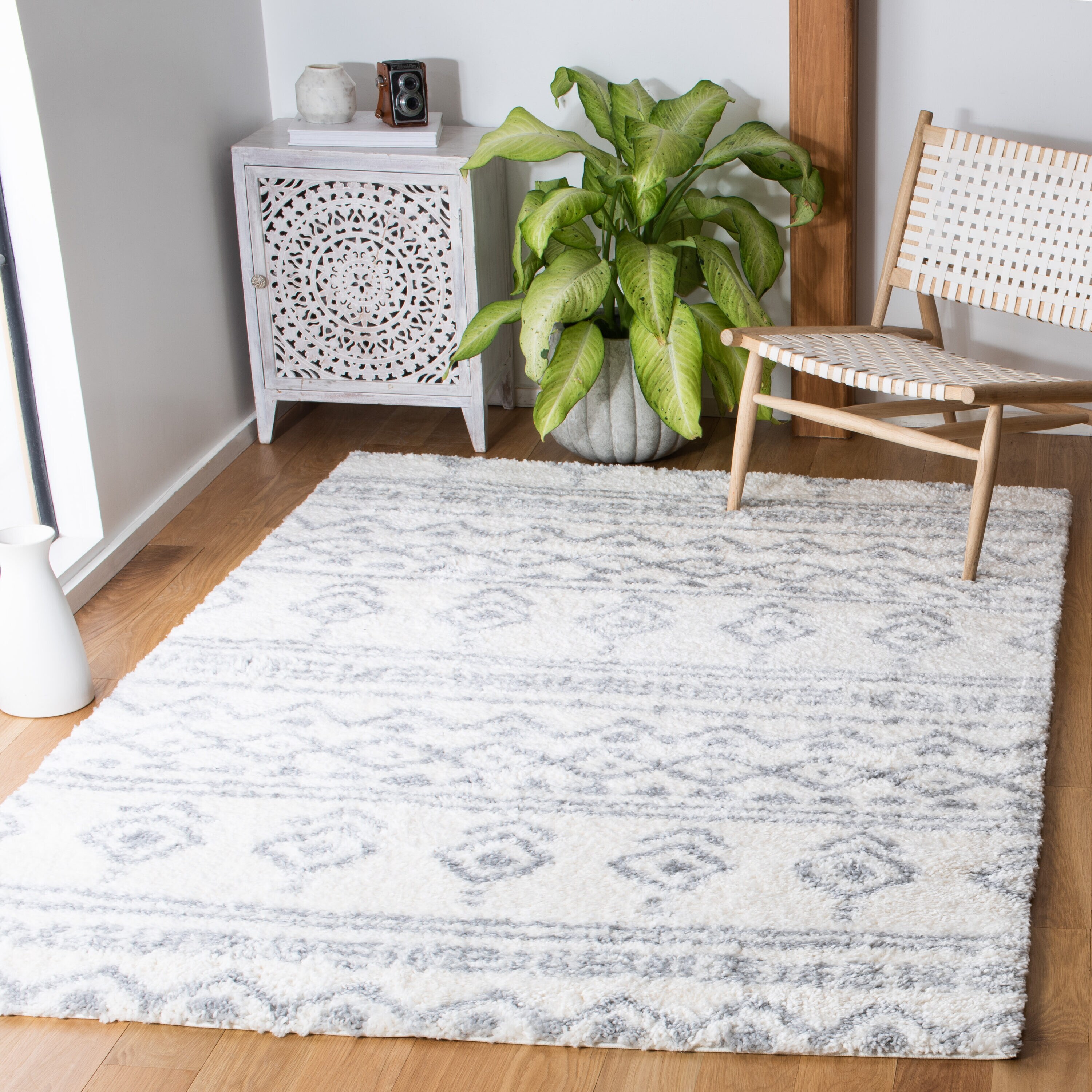 Safavieh PMA544A-5 Parma Shag 544A Ivory / Grey 5ft-3in x 7ft-6in
