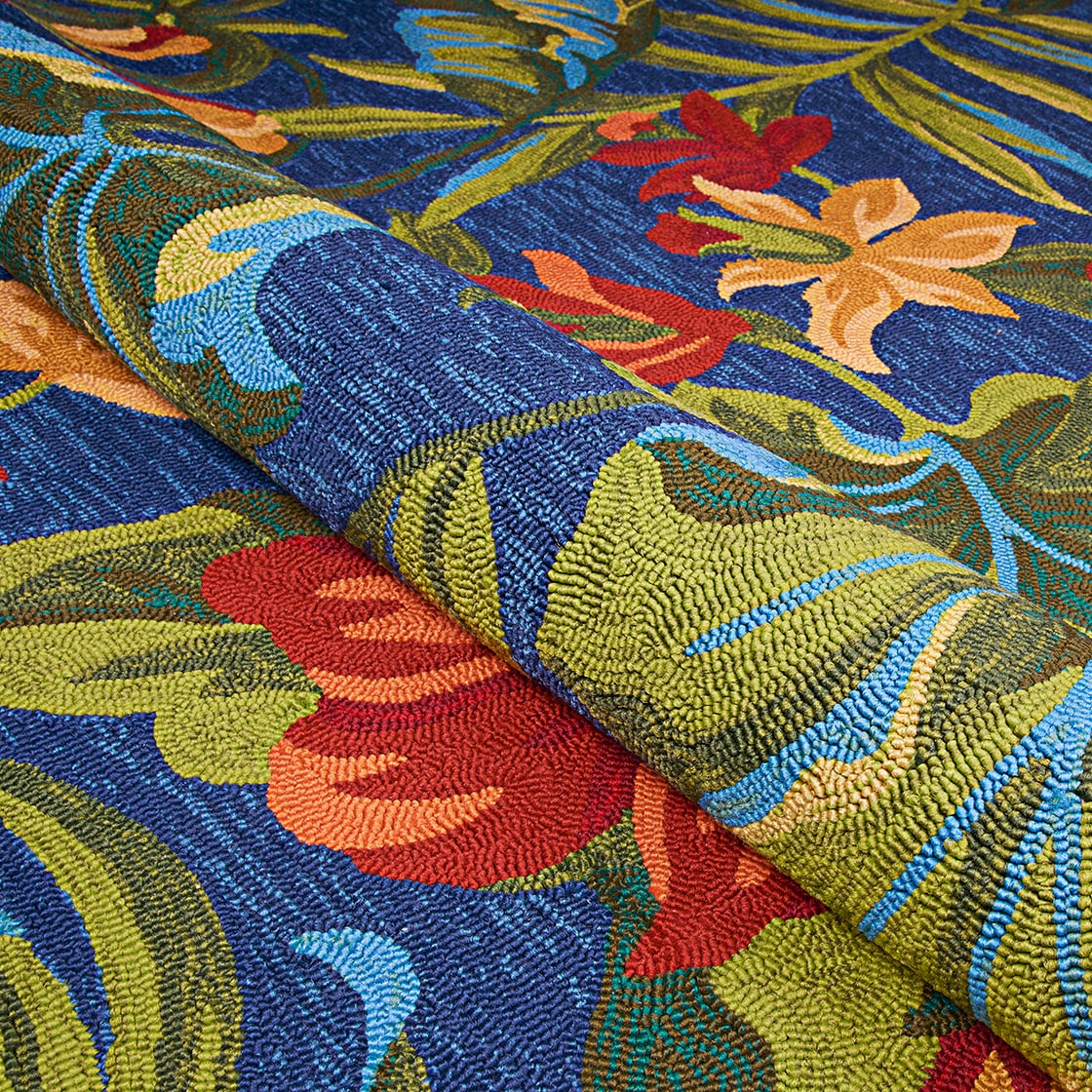 Covington Handmade Floral Synthetic 2'x4' Multicolor Area Rug