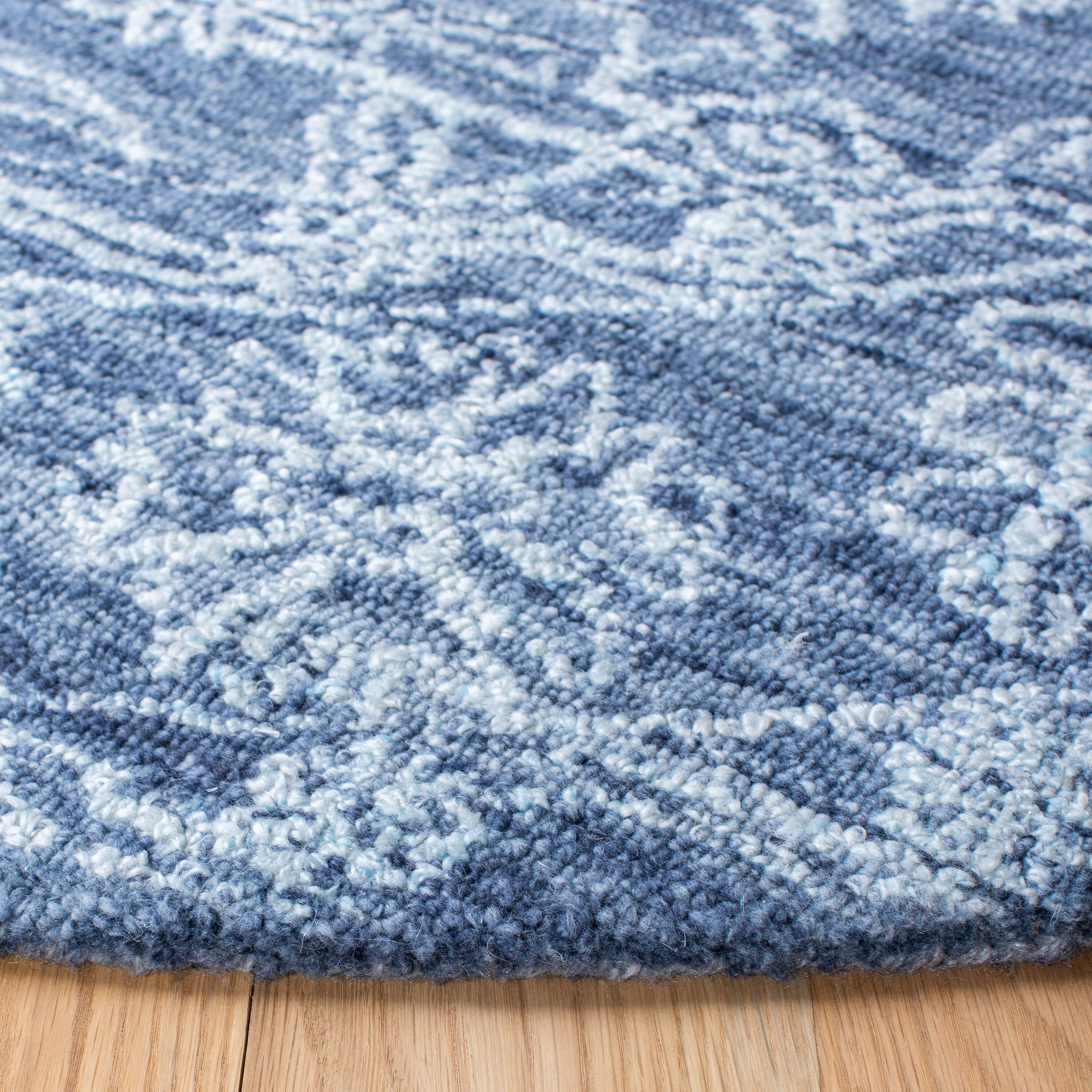 Safavieh MRQ115N-6R rugs - View #3