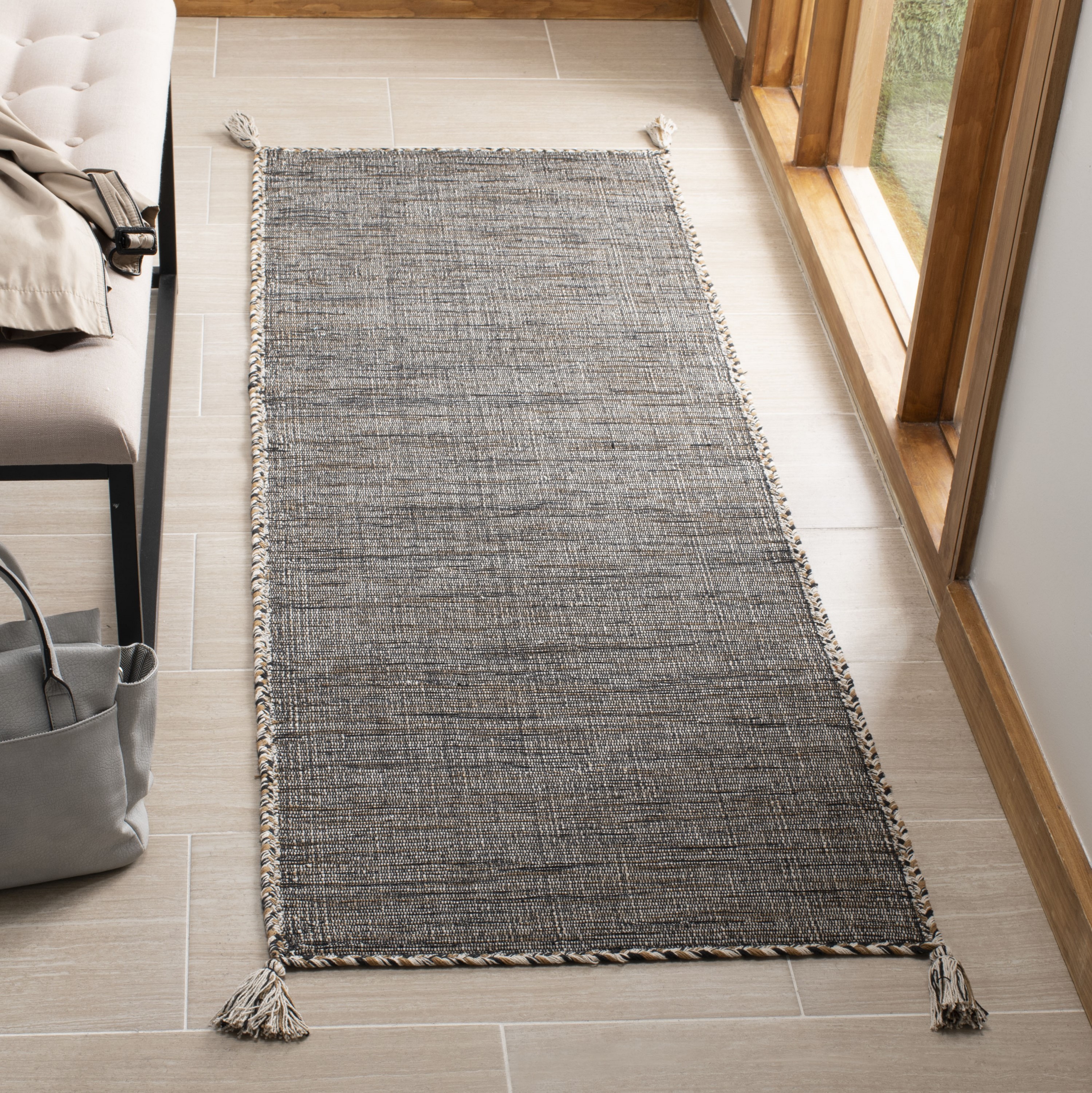 Safavieh MTK150B-27 Montauk Lajolla 2 x 7 (ft) Cotton Beige/Black Rectangular Indoor Solid Coastal Runner rug