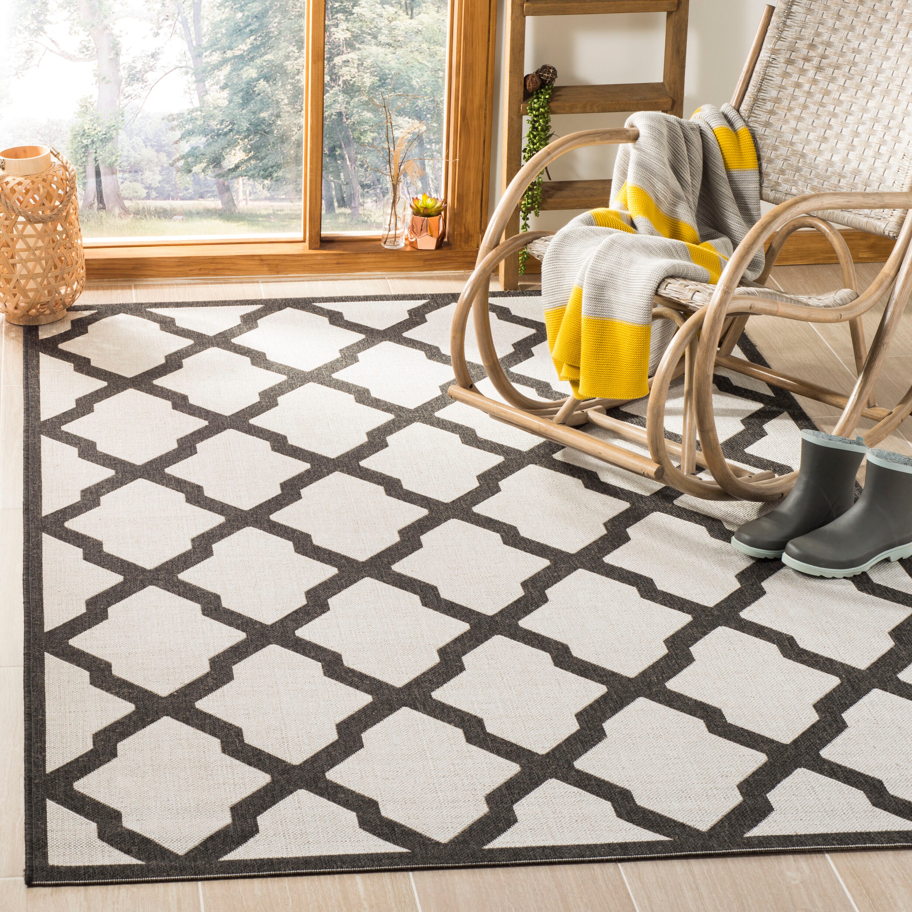 Safavieh LND122A-4 Linden Adamantini 4 x 6 (ft) Loomed Polypropylene Light Gray/Charcoal Rectangular Indoor Trellis Coastal Area rug