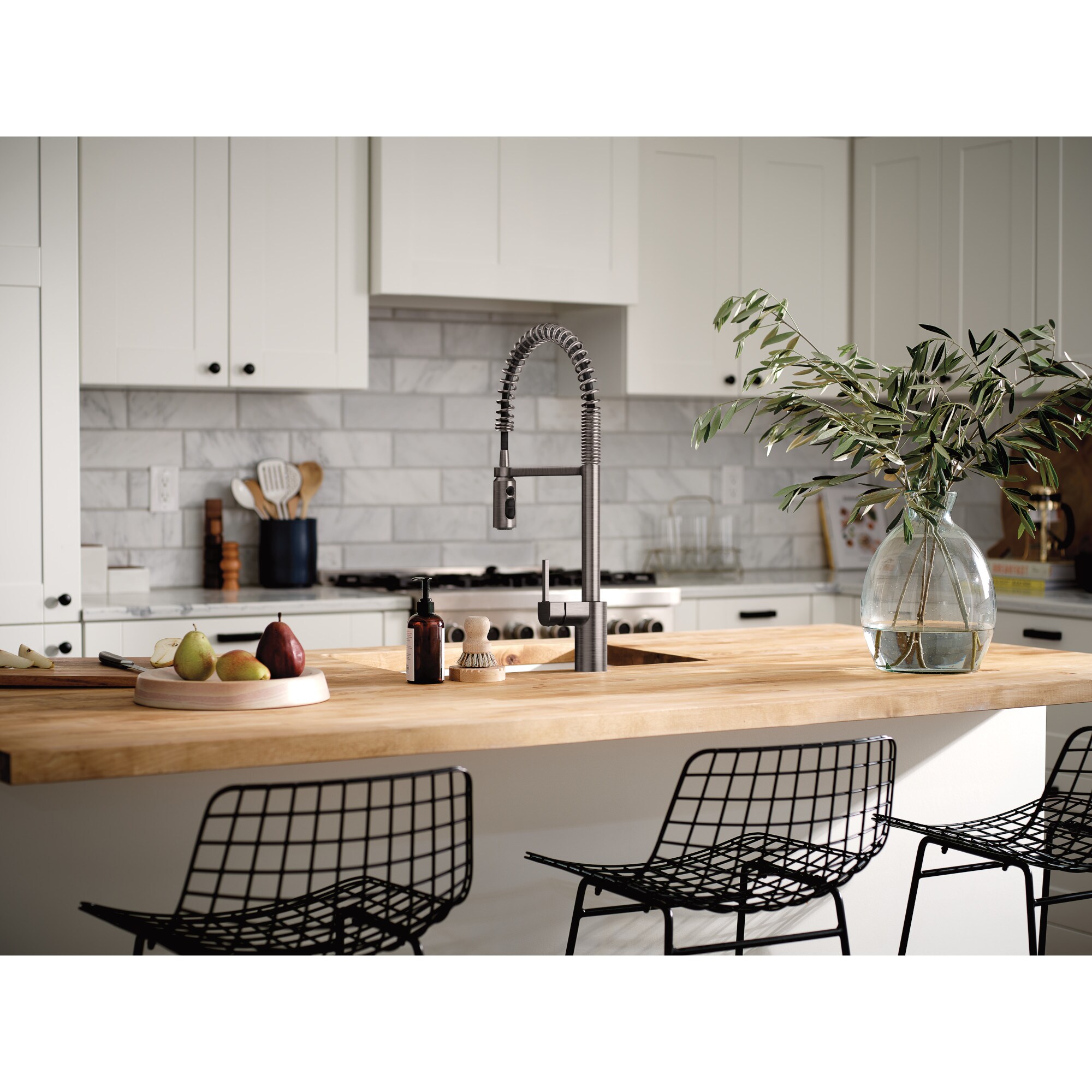 Black Stainless Steel Single Handle Spring Kitchen Faucet with Pull-Down Spray
