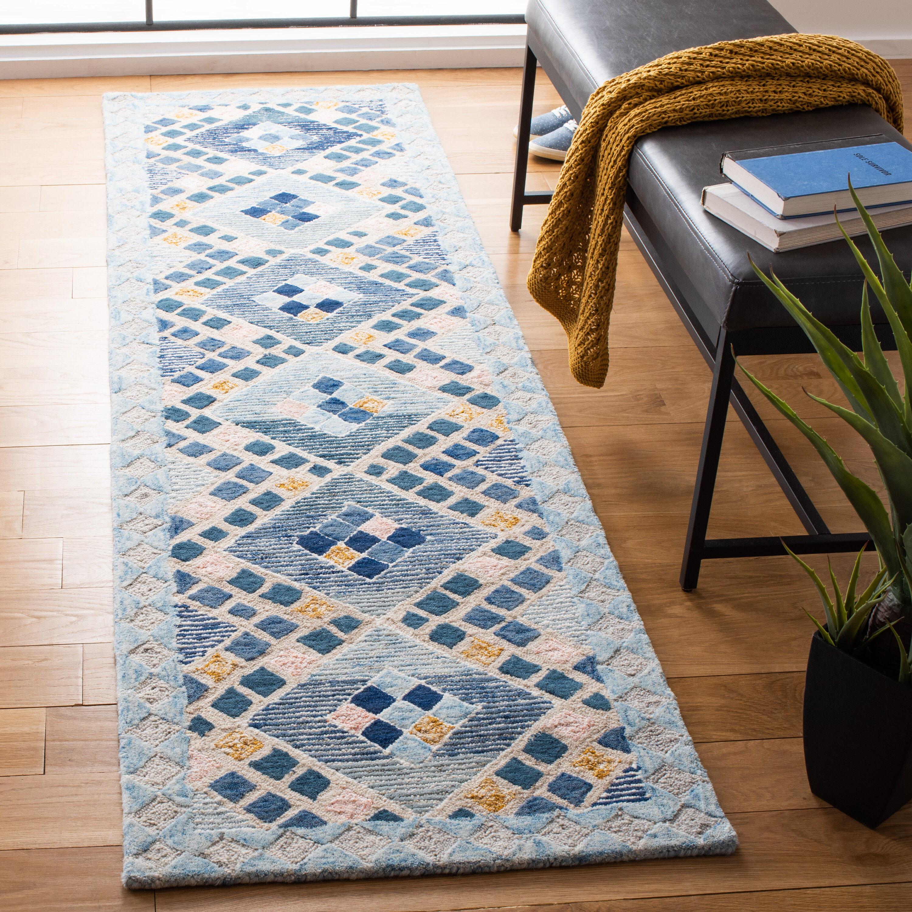  Soho 876 Navy/Blue Contemporary 2ft-3in x 8ft Runner Rug
