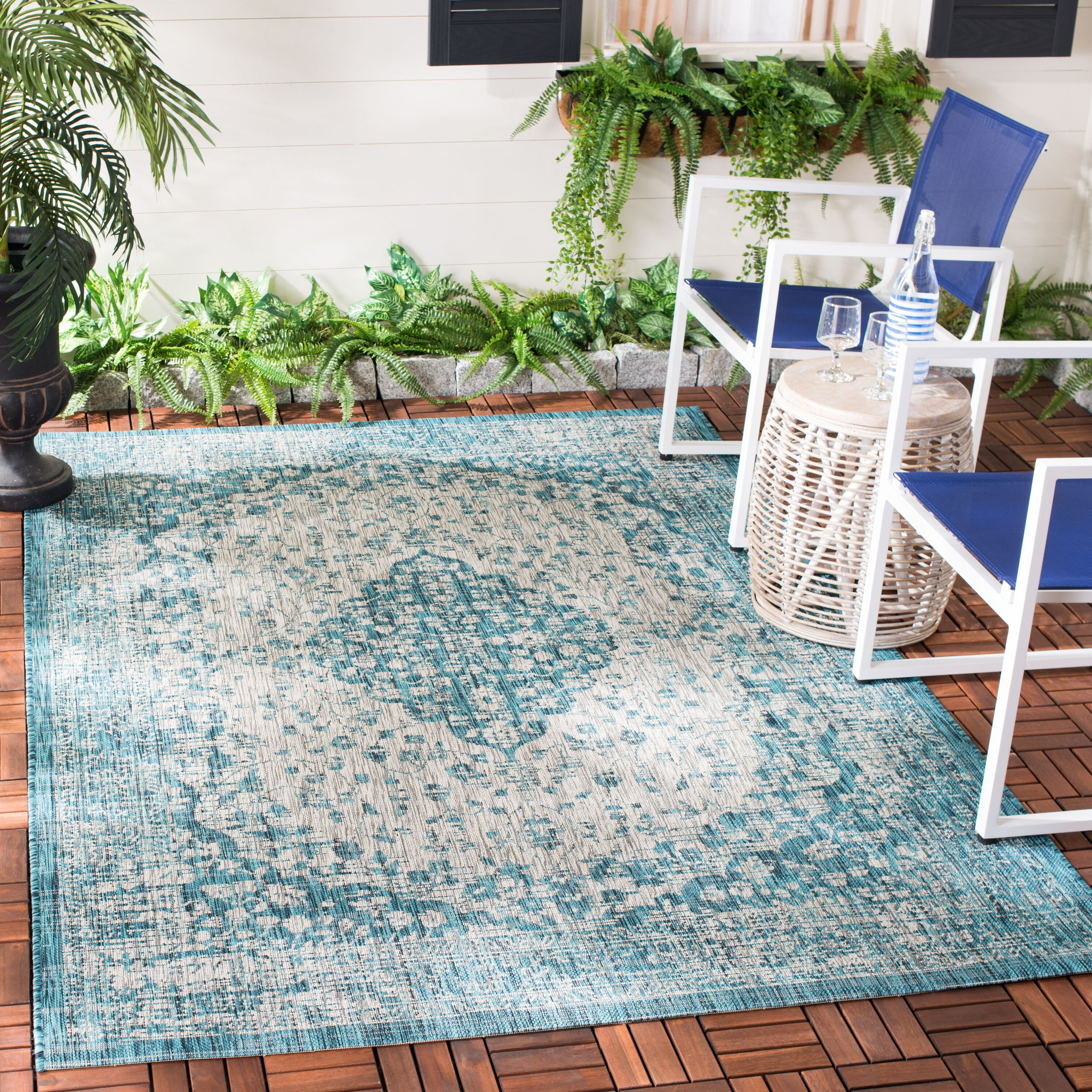 Safavieh CY8720-372-4 Courtyard 4 x 6 (ft) Loomed Synthetic Teal/Cream Rectangular Indoor/Outdoor Medallion Area rug