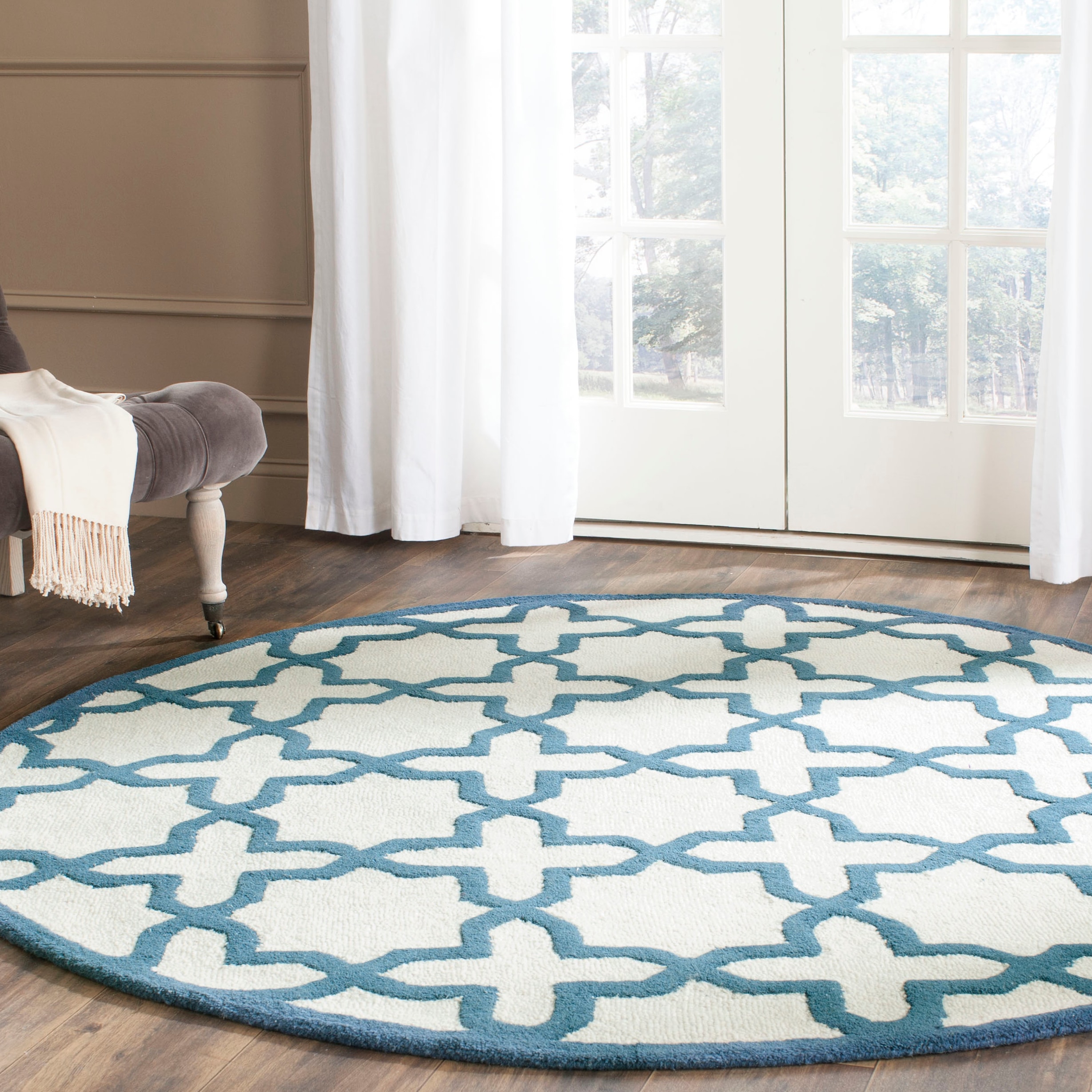  Cambridge 125 Ivory/Navy Contemporary 6ft x 6ft Round Rug