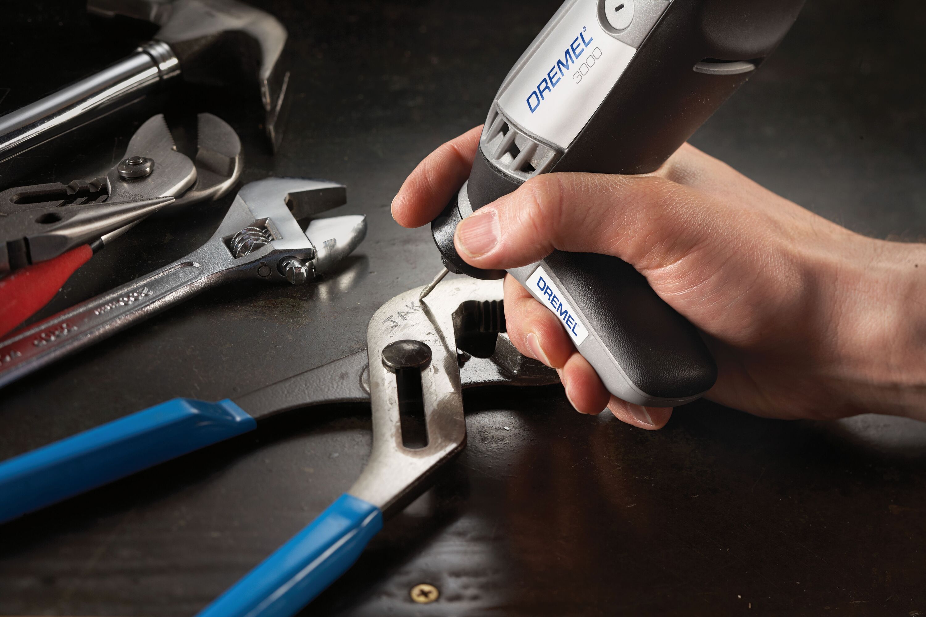 Dremel 4000 Corded Variable Speed Rotary Tool with 4 Attachments and 34  Accessories + Flex Shaft Attachment