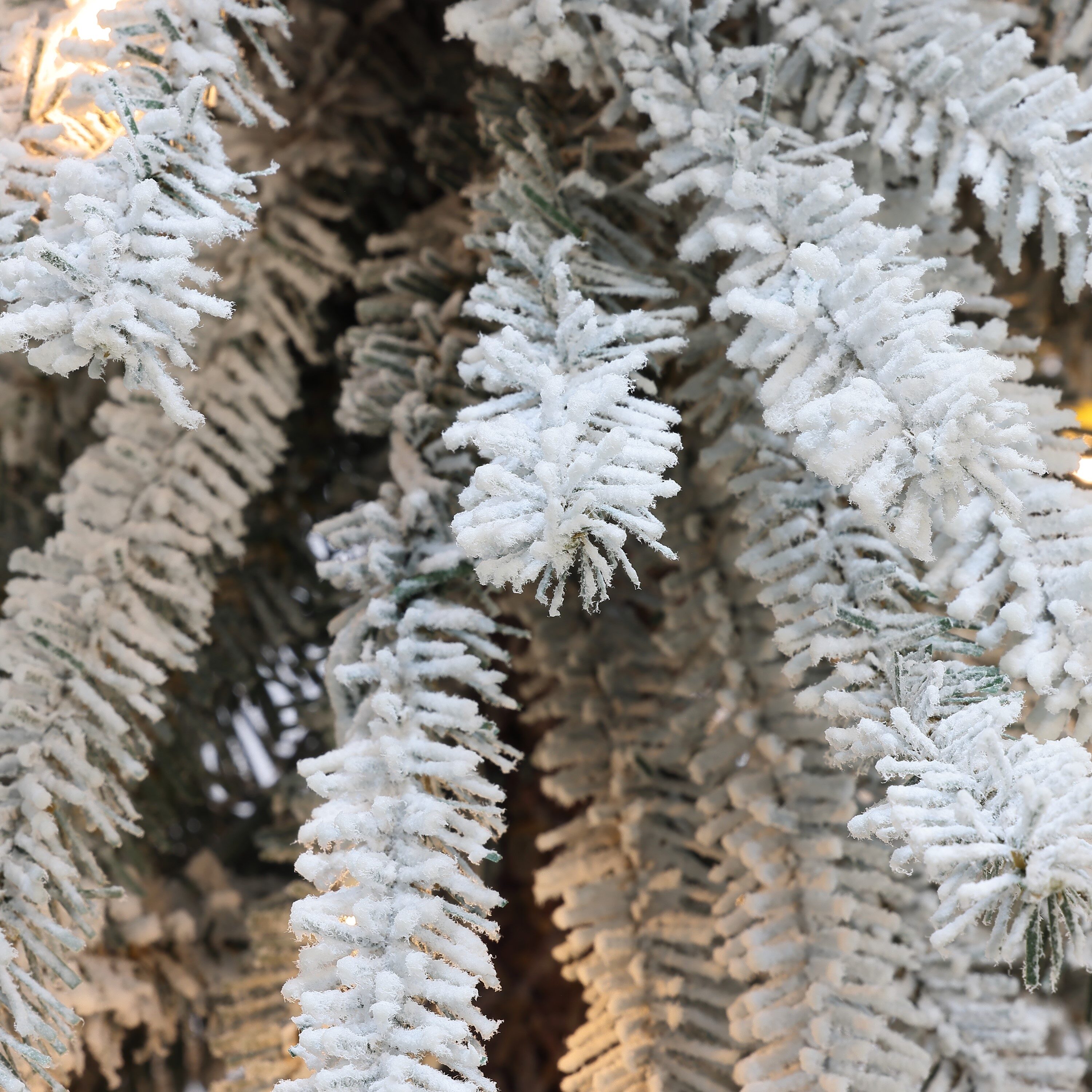 LuxenHome WHAP1807 Artificial-Christmas-Trees - View #8