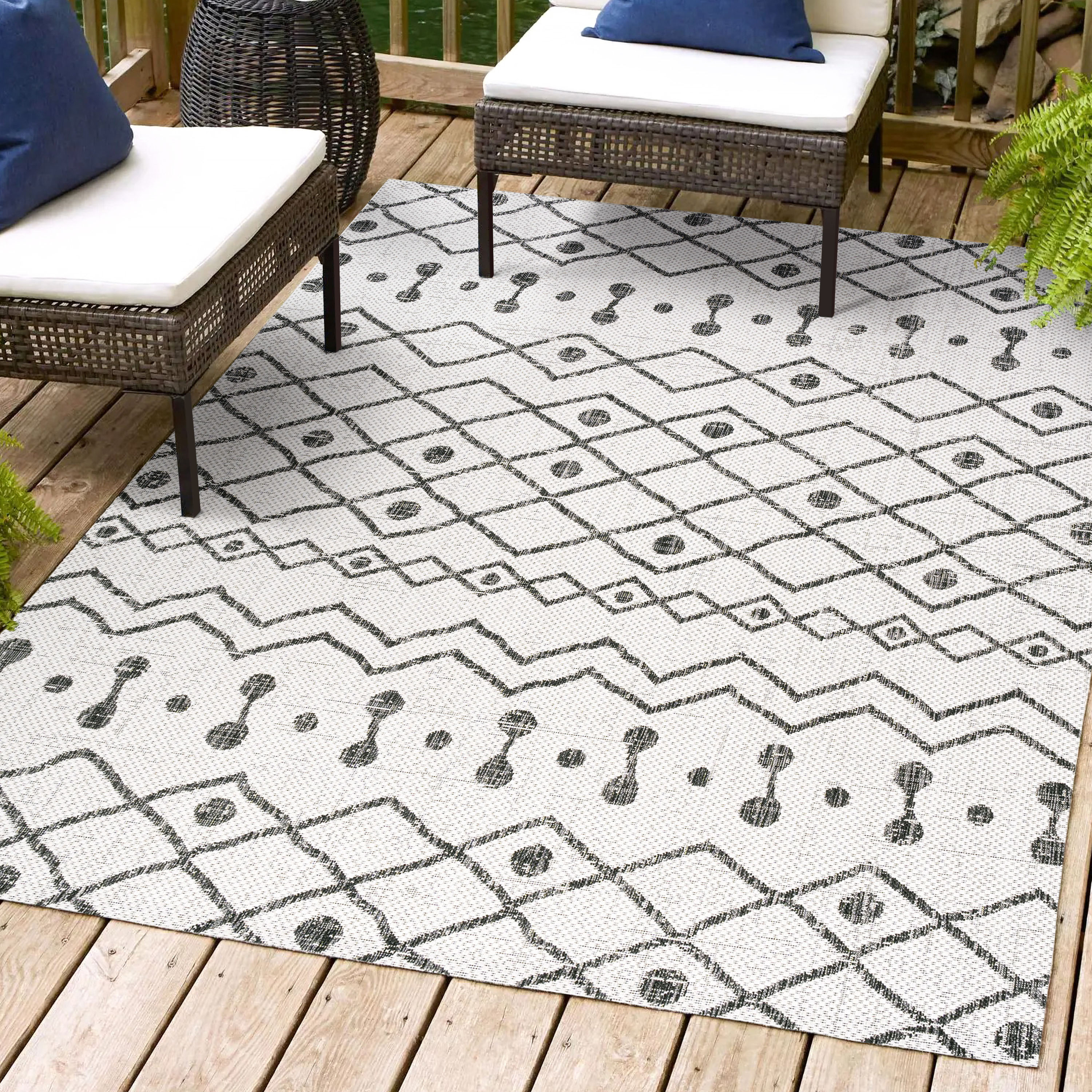 JONATHAN  Y SMB131D-4 Santa Monica Nokat Tribal 4 x 6 (ft) Loomed Polypropylene Ivory/Black Rectangular Indoor/Outdoor Trellis Bohemian/Eclectic Area rug