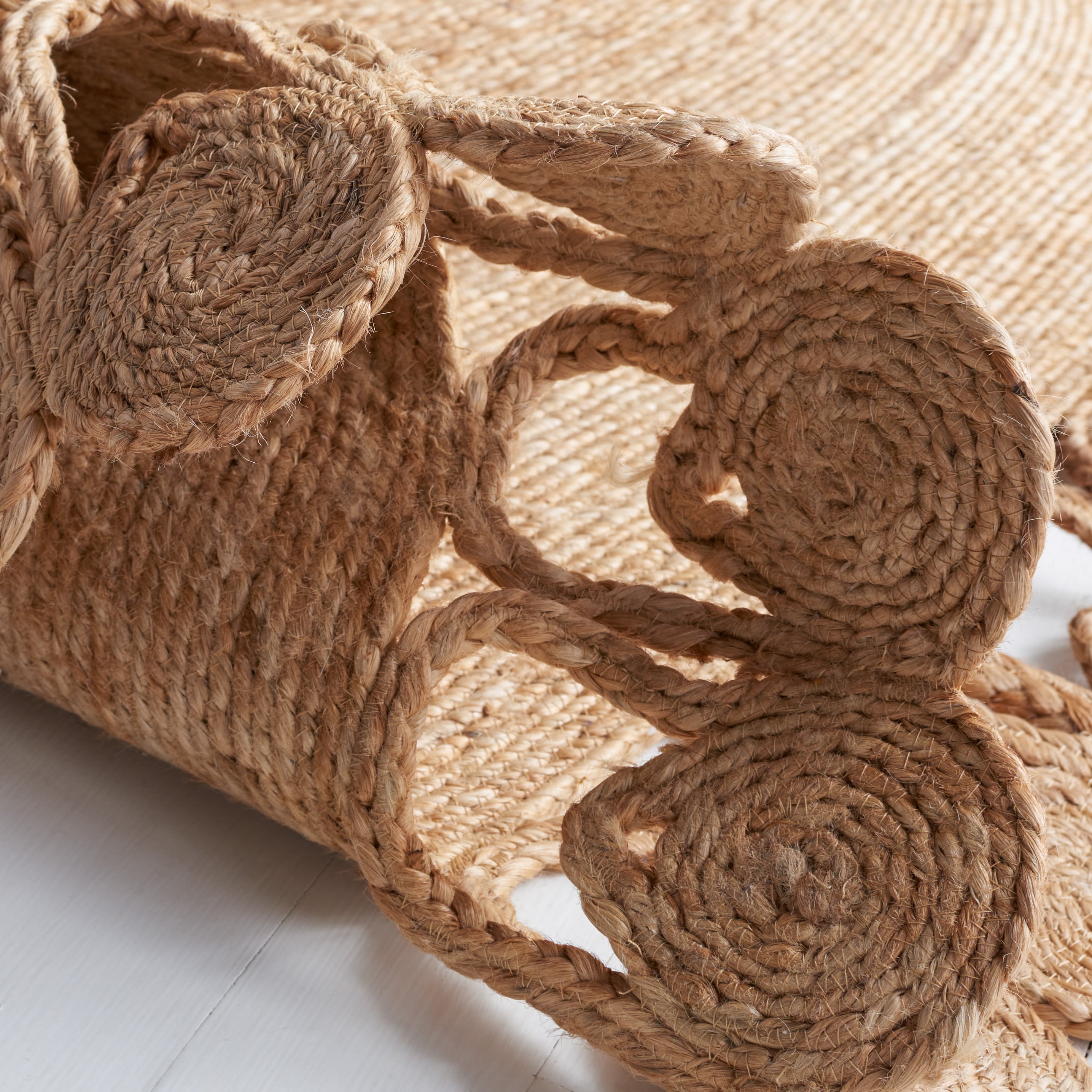 Handwoven Natural Jute Round Area Rug with Looped Edge
