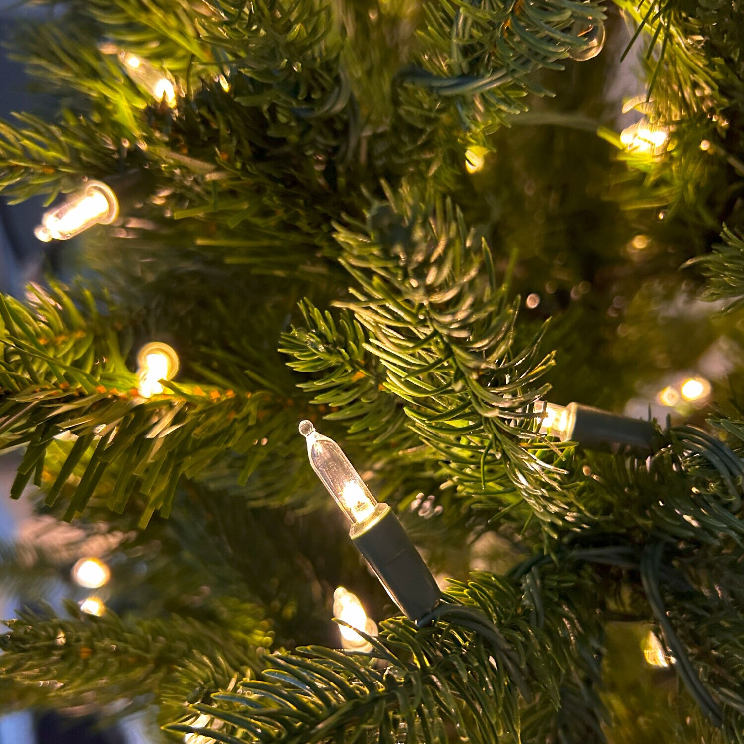 Fraser Hill Farm FFCP075-6GR Artificial-Christmas-Trees - View #18