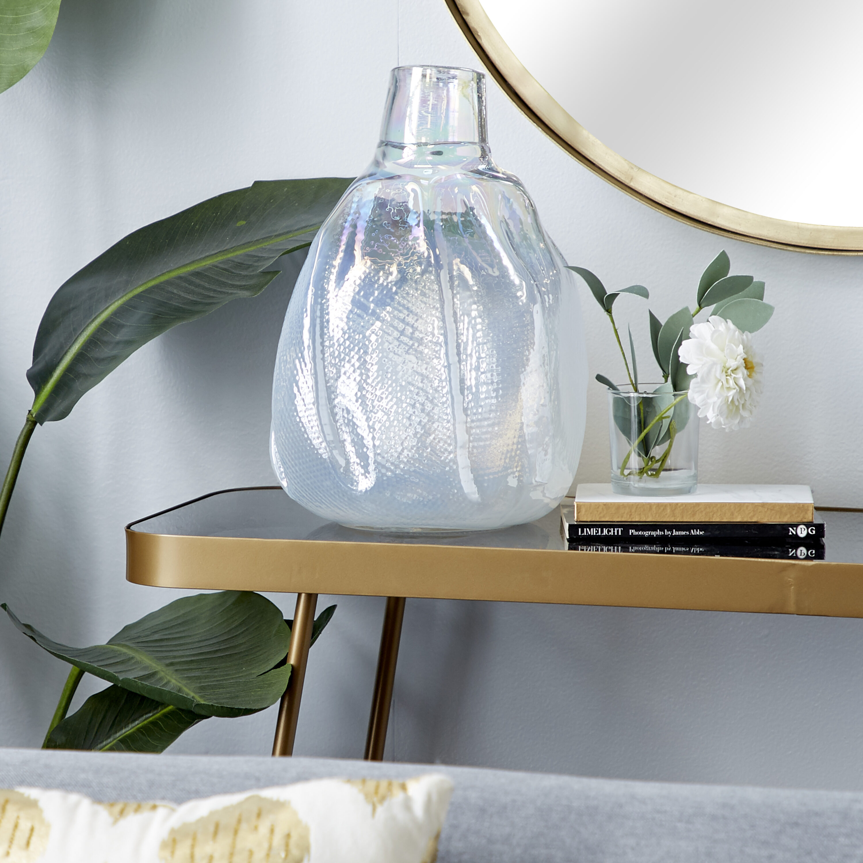 Grayson Lane 83371 White Glass Modern Vase