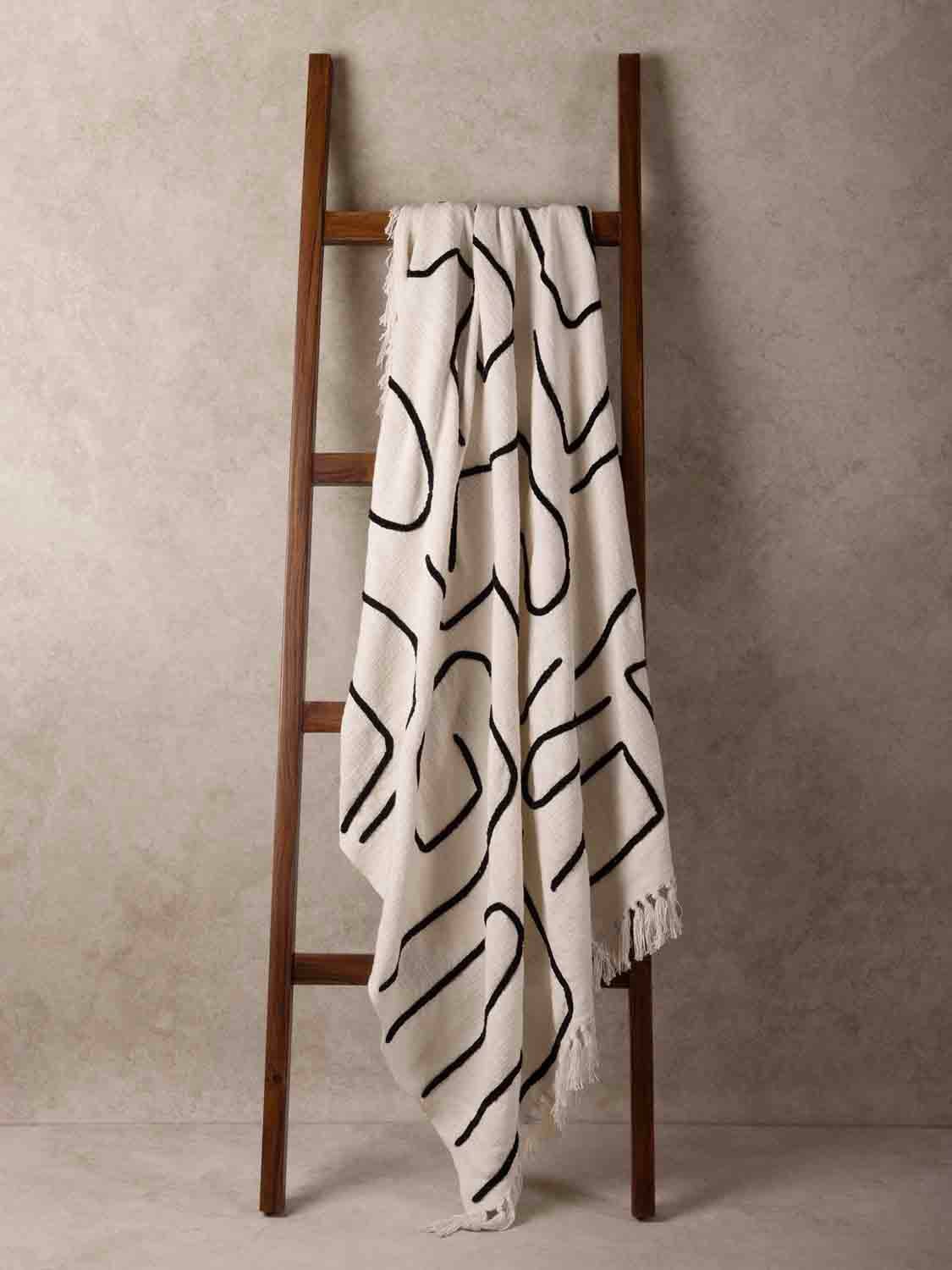 GAURI KOHLI GK71096 Blankets-And-Throws - View #2