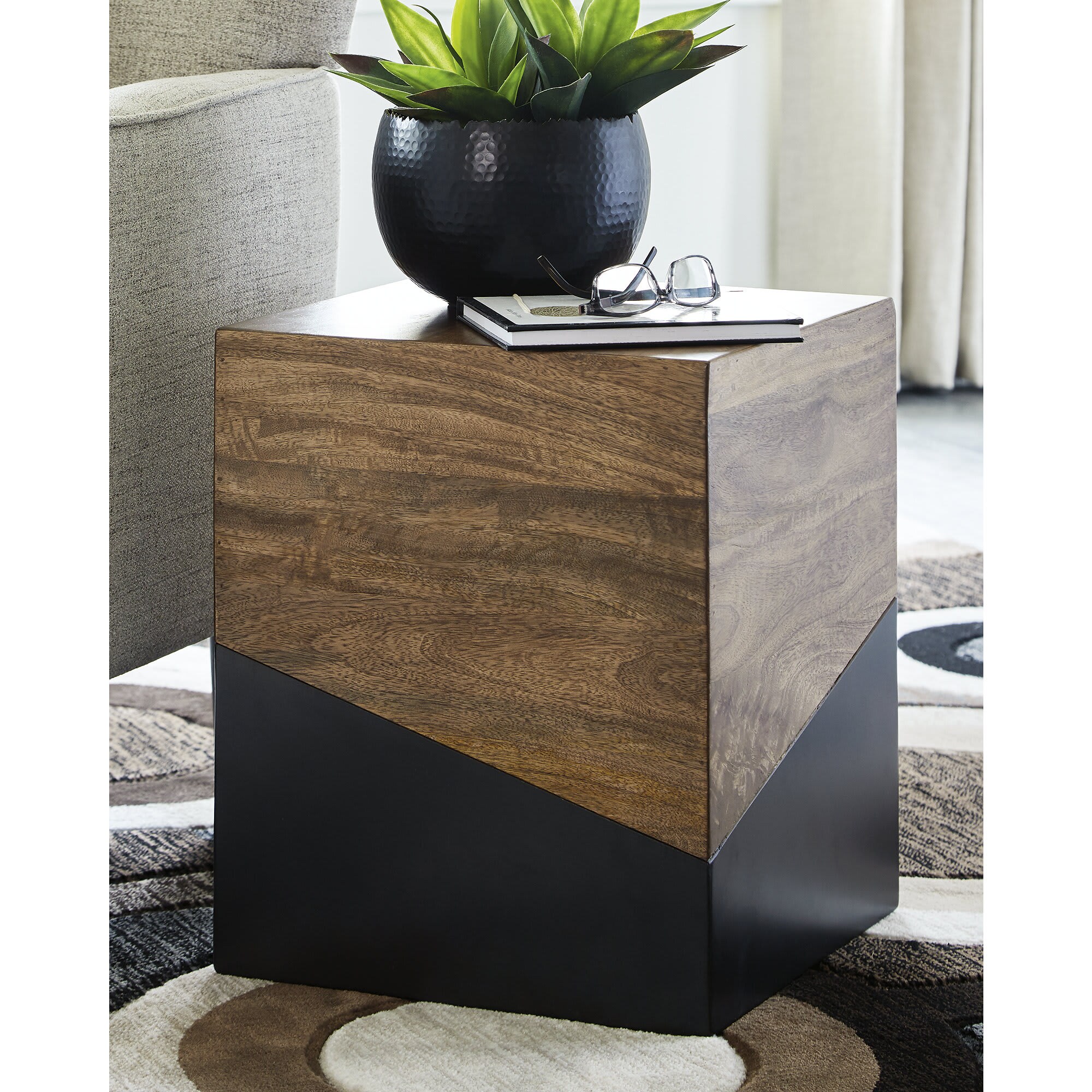Signature Design by Ashley A4000311 End-Tables - View #2