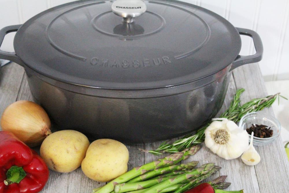 Chasseur 6 Quart Gray Cast Iron Oval Dutch Oven with Lid