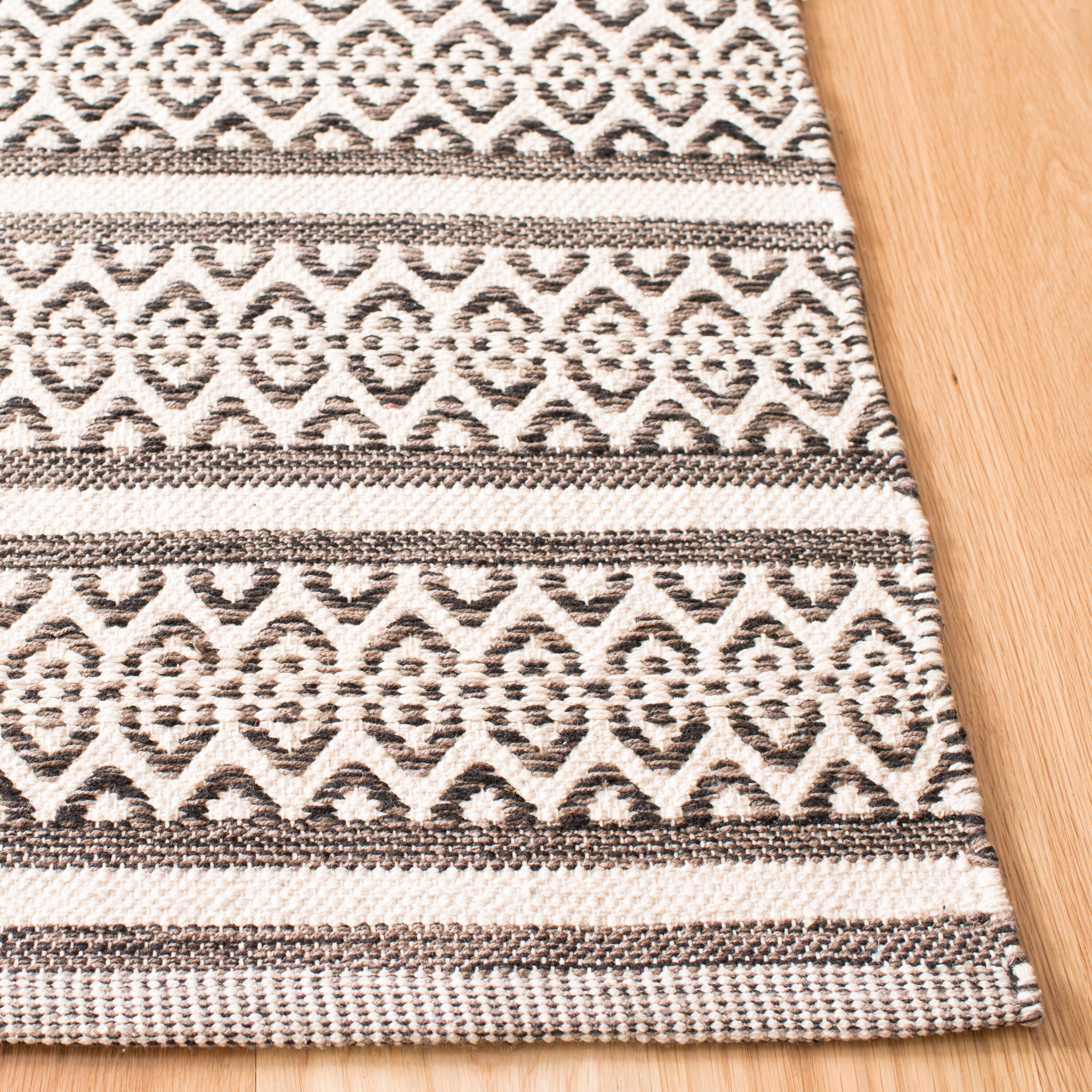 Safavieh MTK341D-28 rugs - View #3
