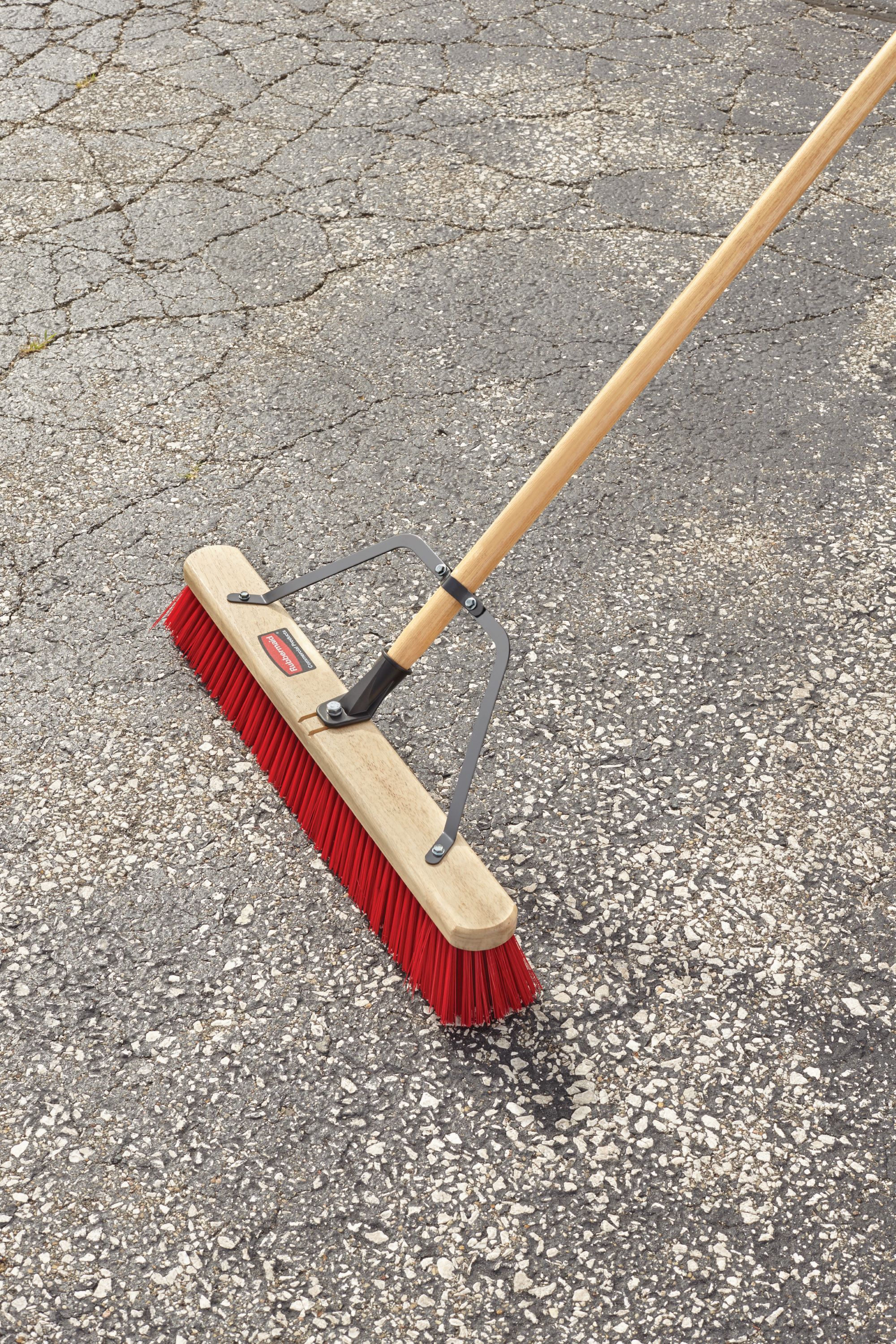 Rubbermaid Commercial Products 24-in Poly Fiber Rough Surface Push