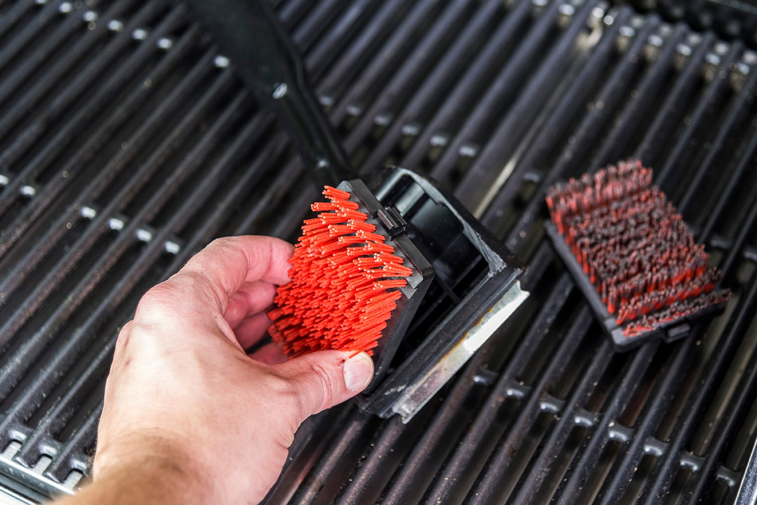 Char-Broil SAFER Replaceable Head Nylon Bristle Grill Brush with Cool Clean  Technology - 8666894
