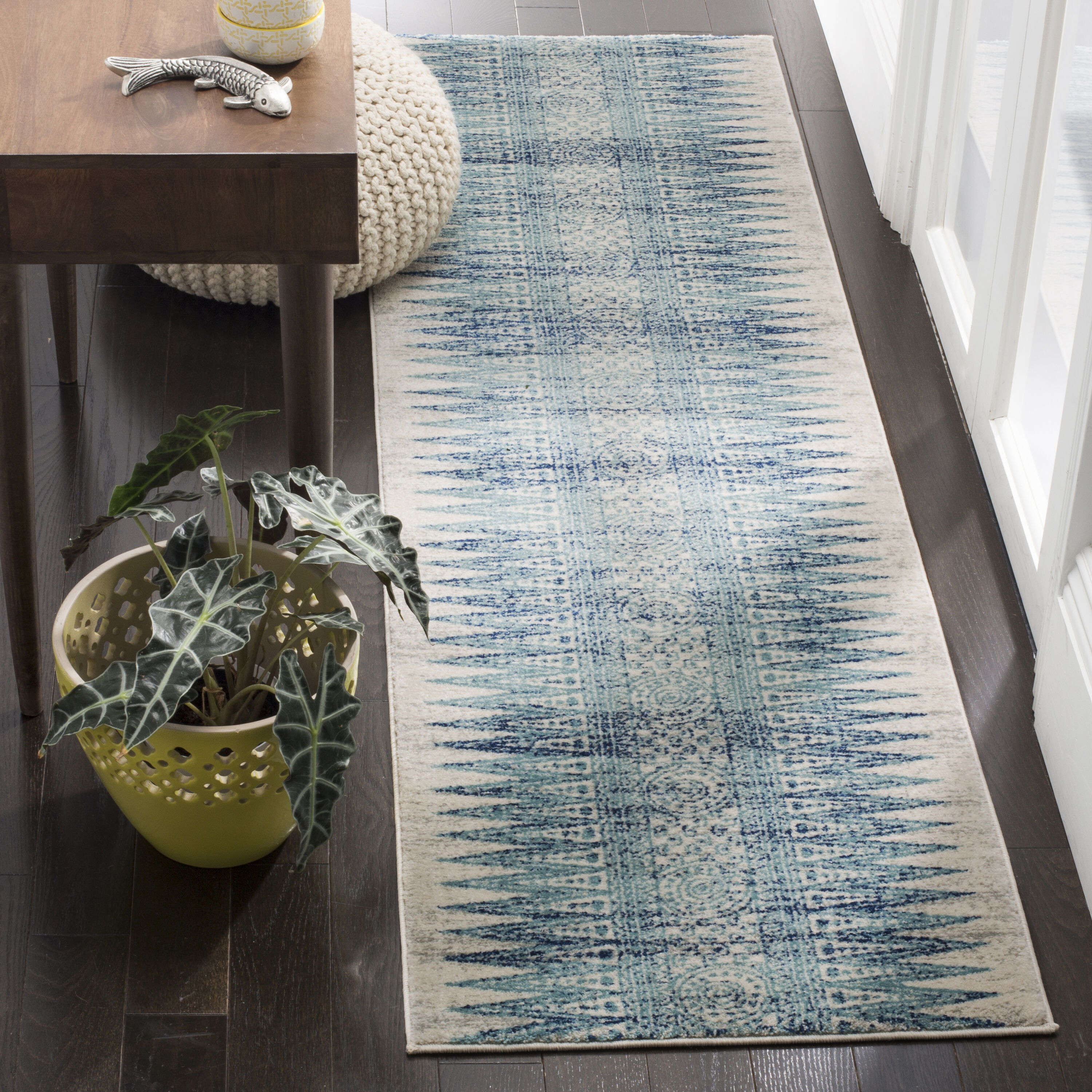 Safavieh Evoke Layla 2 x 7 Ivory/Blue Indoor Abstract Bohemian/Eclectic Runner
