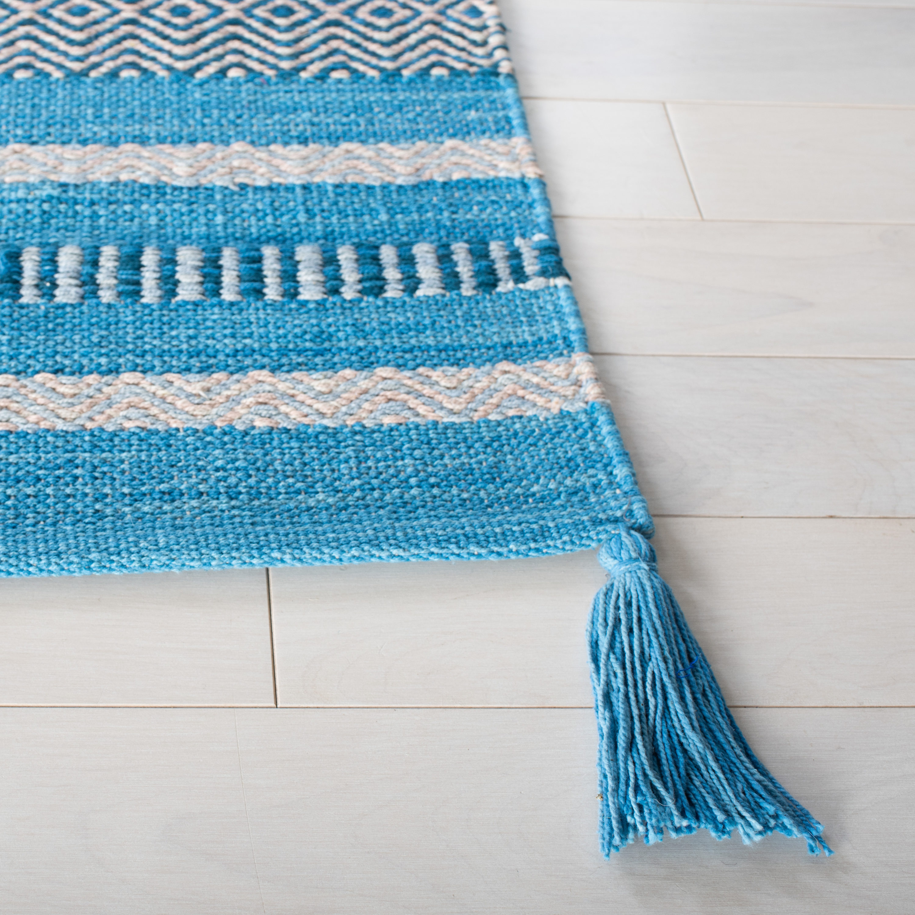 Safavieh MTK215M-6SQ rugs - View #3