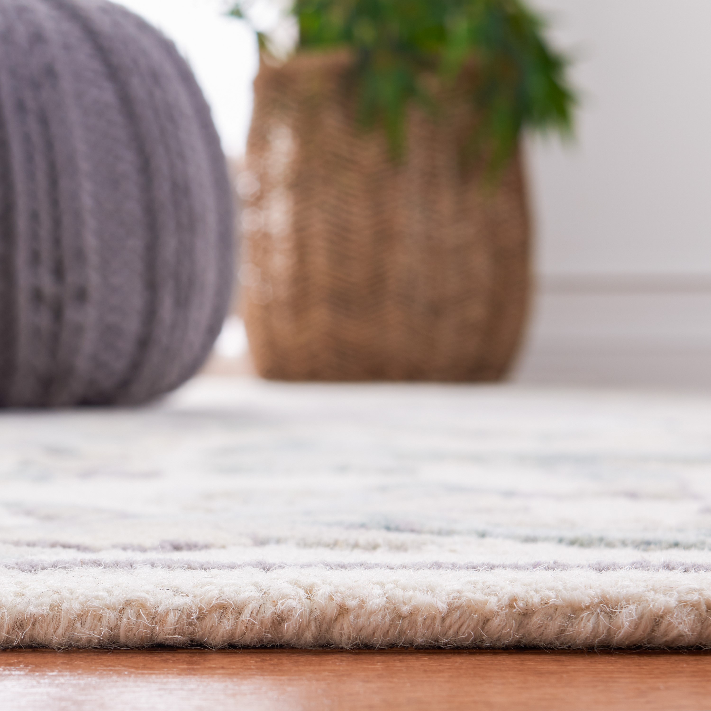 Safavieh GLM624A-6SQ rugs - View #4