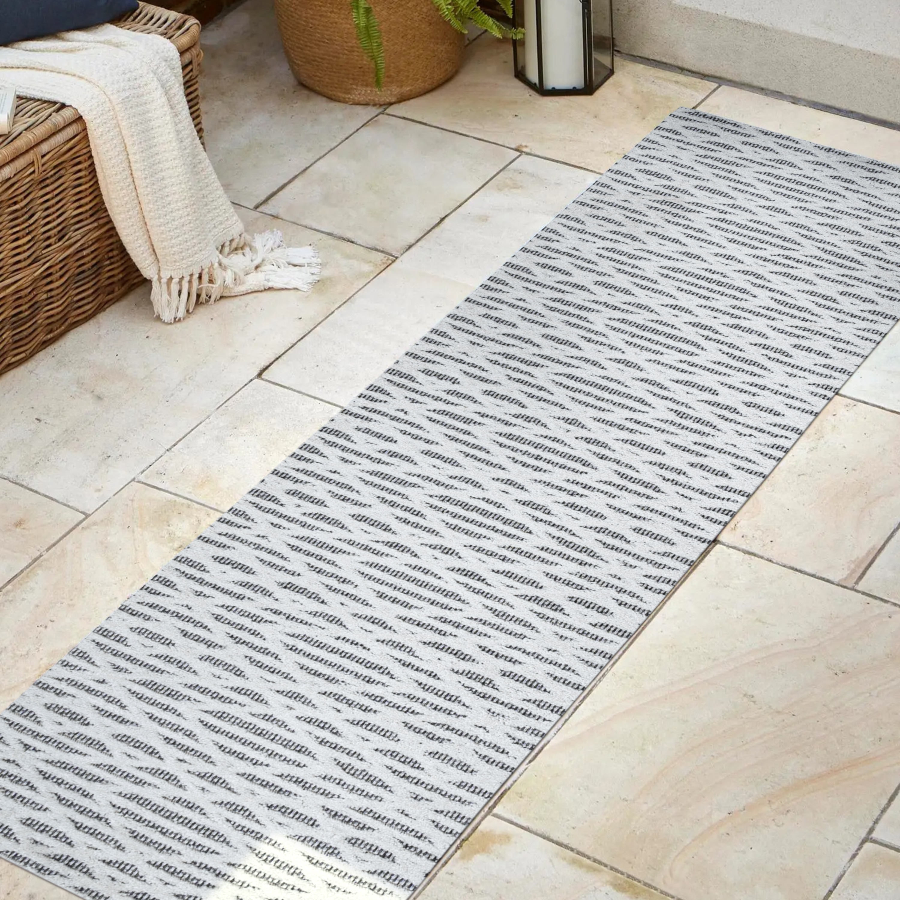 Ivory and Black Diamond Pattern Indoor/Outdoor Runner Rug