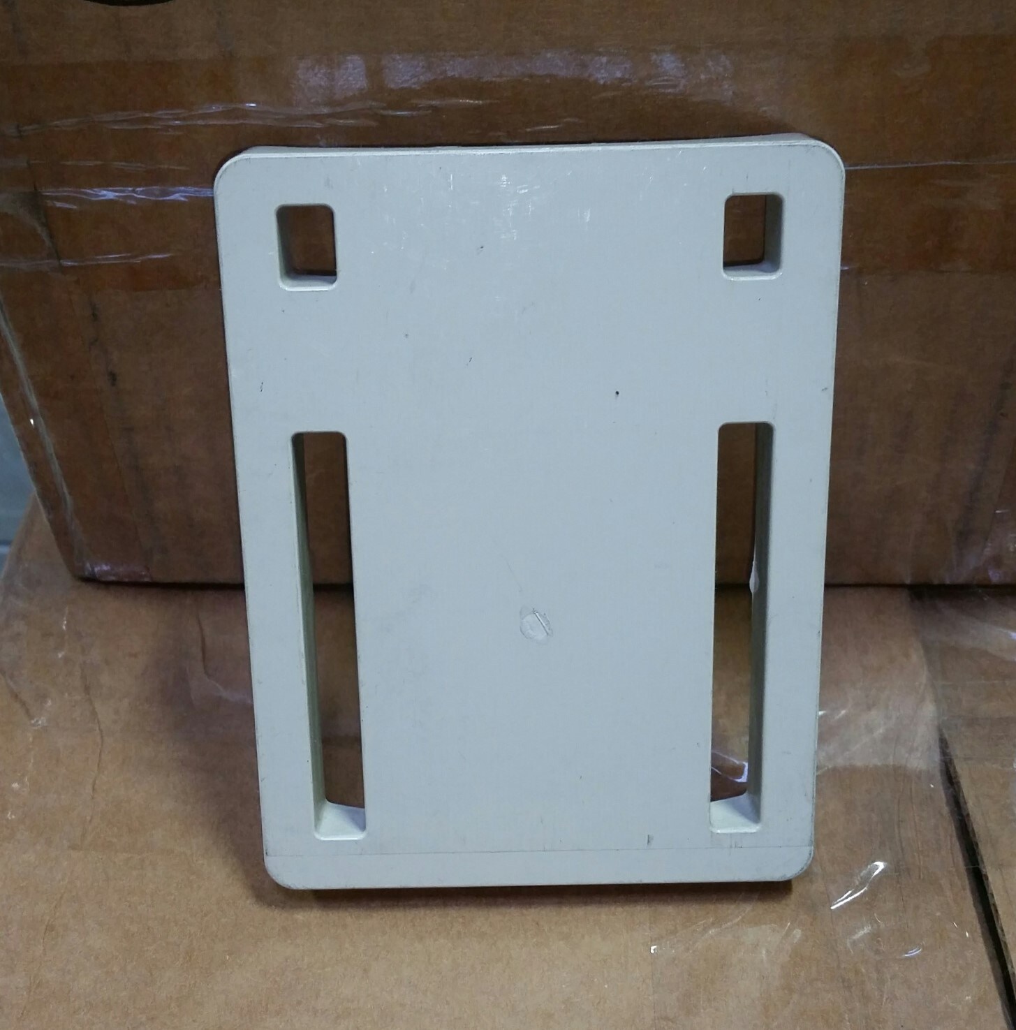 Capital Railing BSUM8K 4-Inches Khaki Vinyl Bracket For Multiple fence types