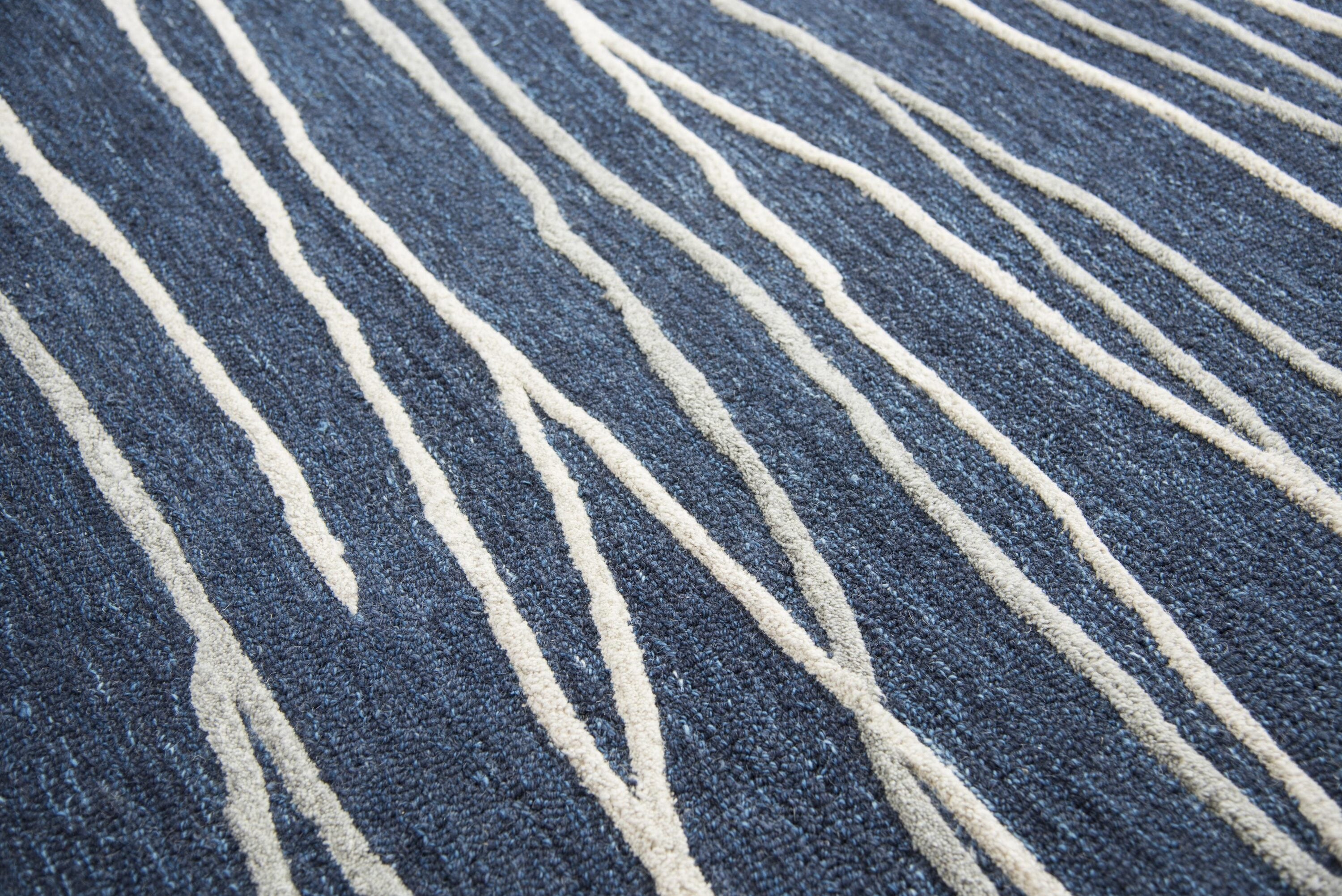 Navy Abstract Lines Hand-Tufted Wool Area Rug - 8' x 10'