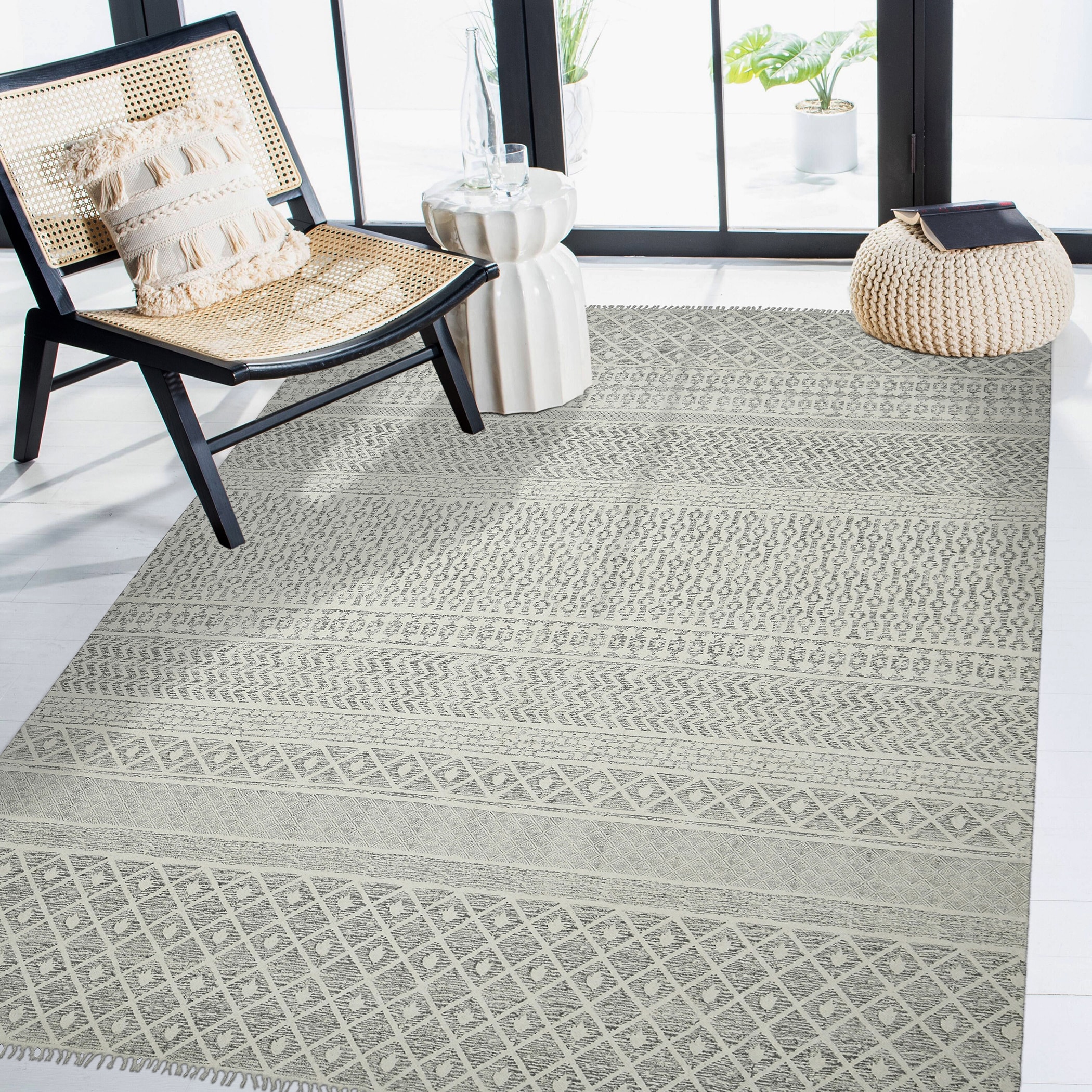 Hand-Woven Cotton Gray Geometric Braided Tassel Rug 7'6" x 10'