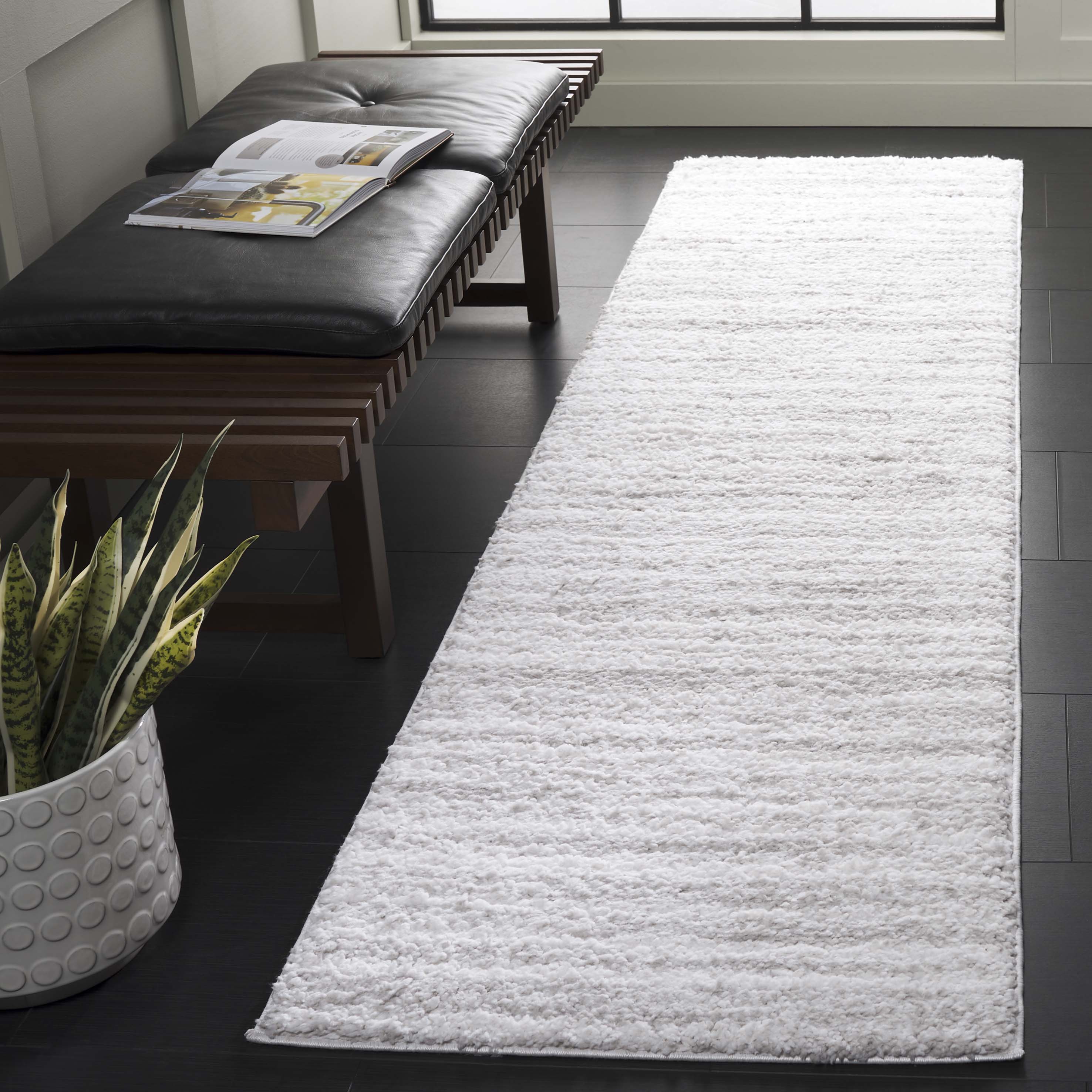 Rumi Shag 110F Light Grey / Ivory 2ft-2in x 8ft