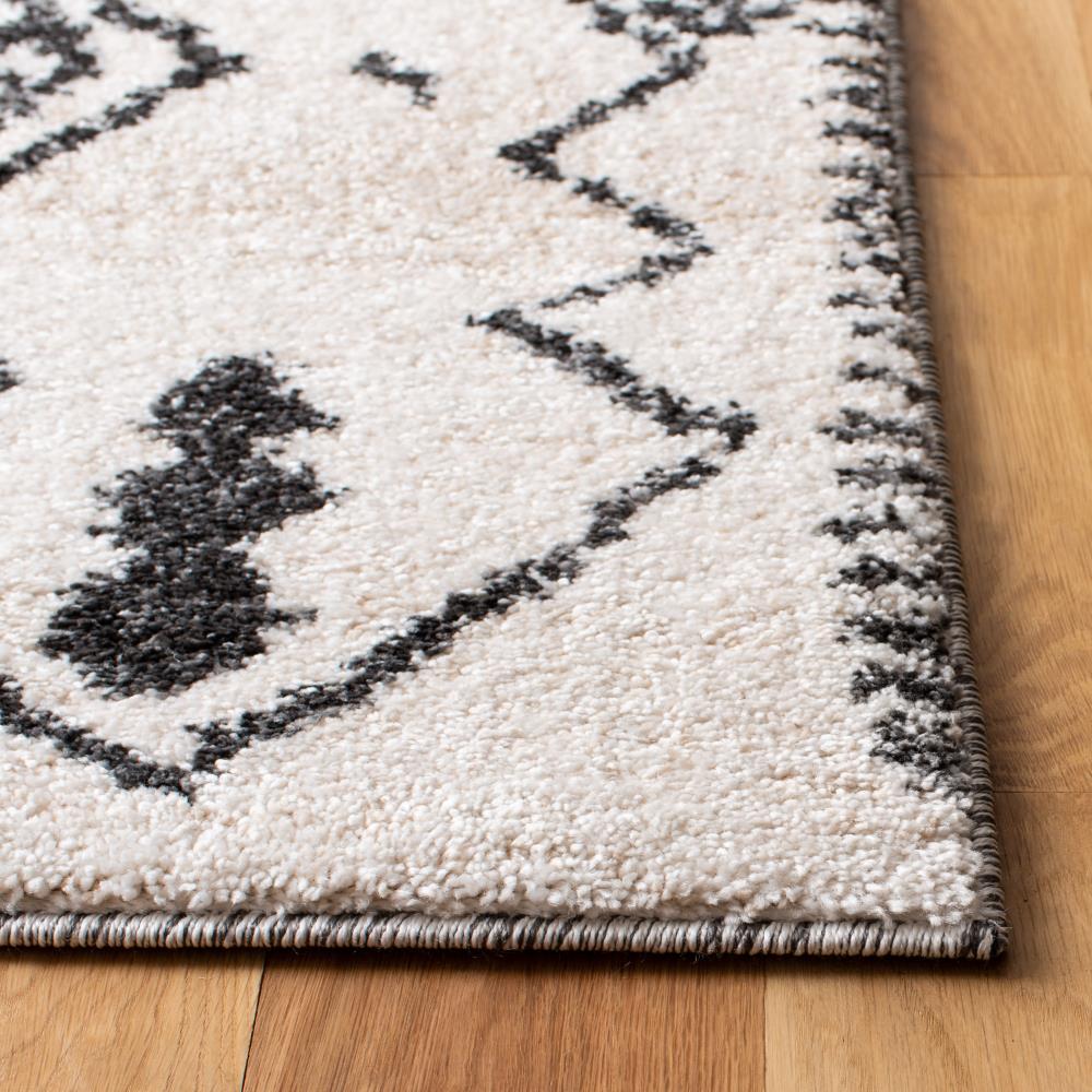Safavieh TUN736A-5 rugs - View #3