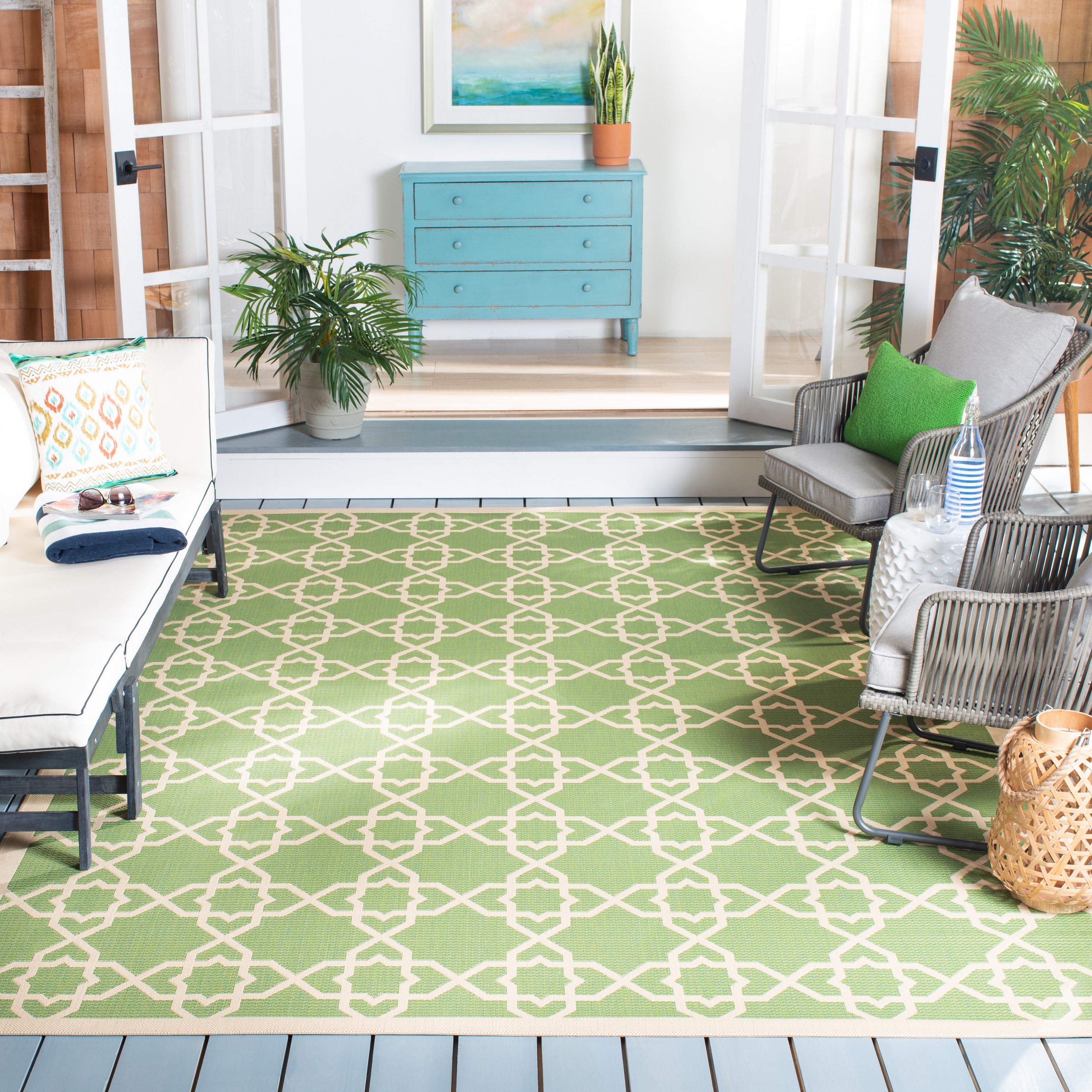 Safavieh CY6032-244-7SQ Courtyard Rouen 7 x 7 (ft) Loomed Polypropylene Green/Beige Square Indoor/Outdoor Geometric Coastal Area rug