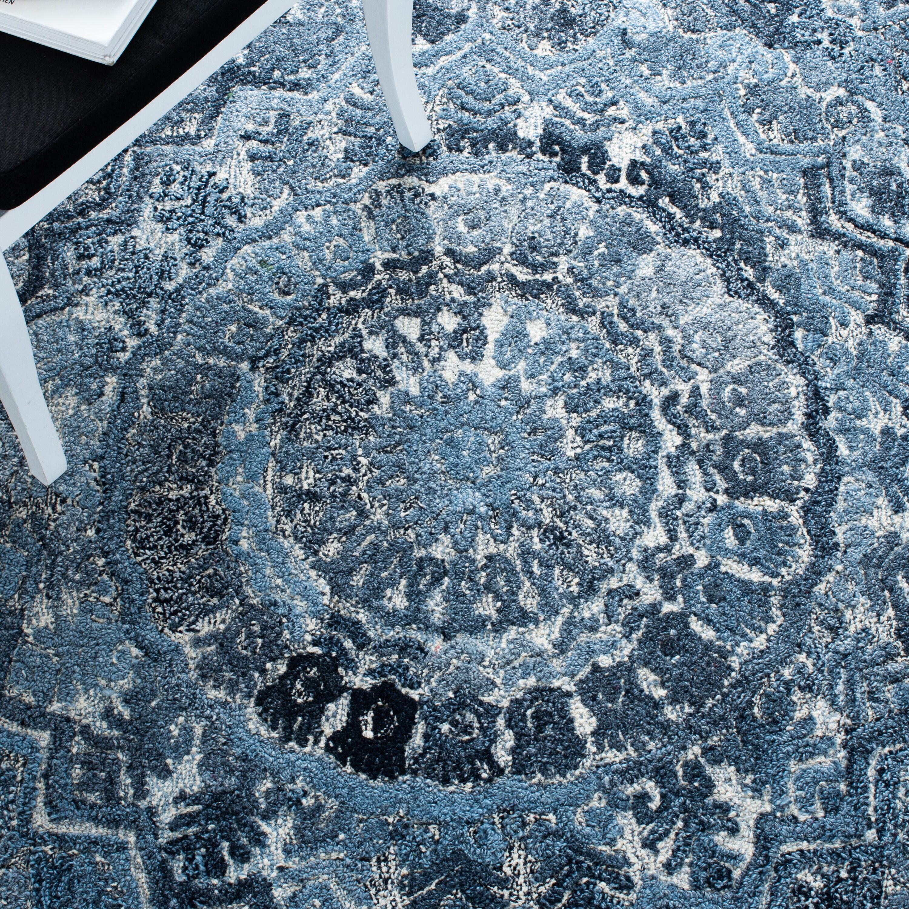 Safavieh MRQ110N-9 rugs - View #5