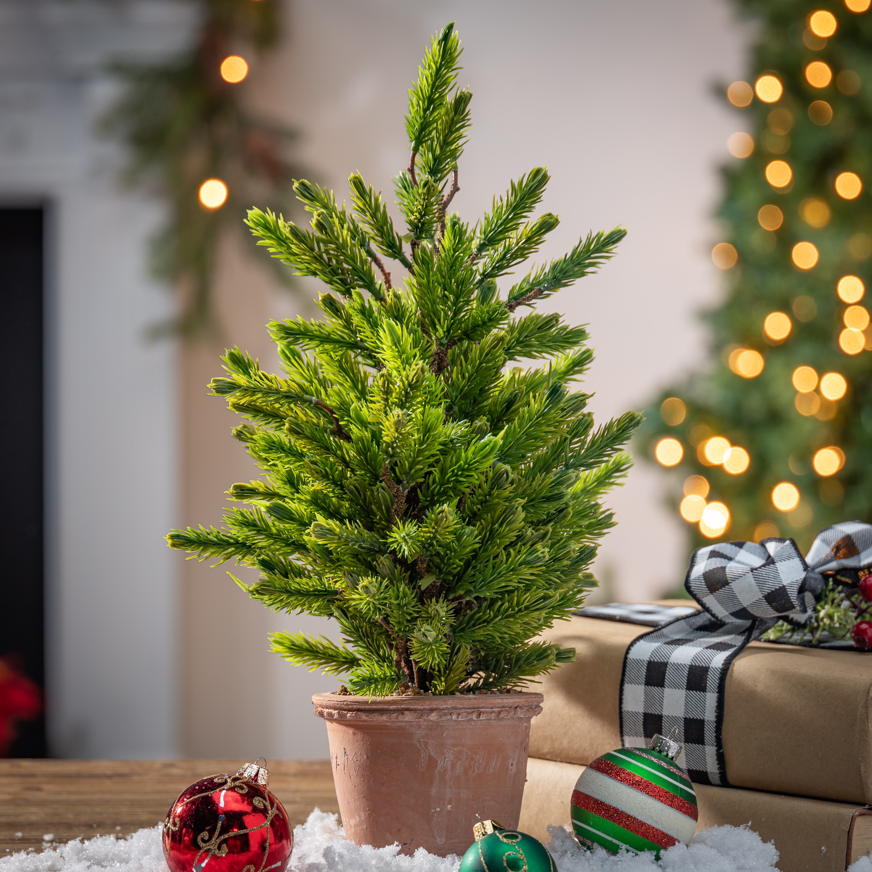 Gerson International 2596450EC 1.5-ft Pine Artificial Christmas Tree