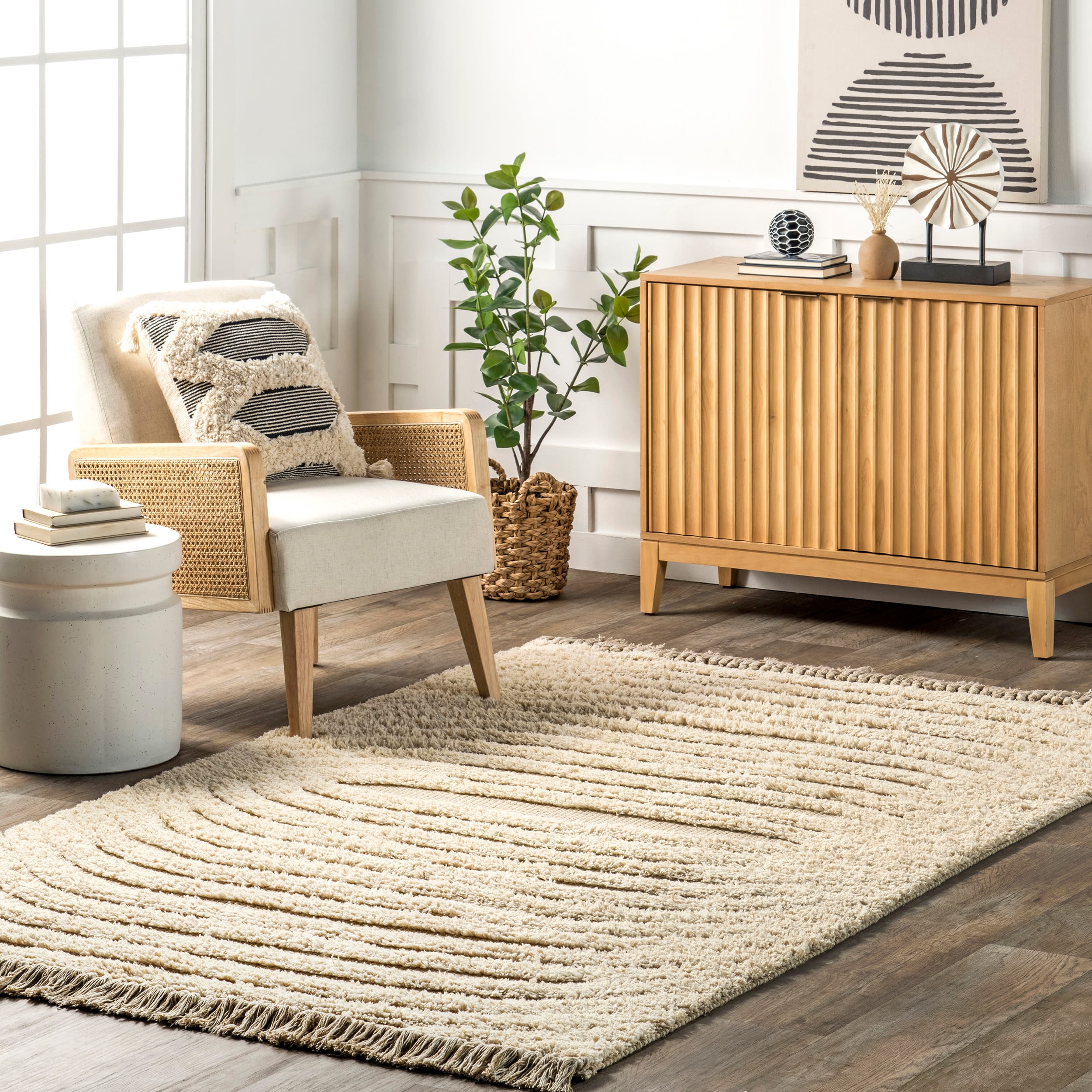 Ivory Whisper Round Hand-Tufted Wool & Cotton Shag Rug