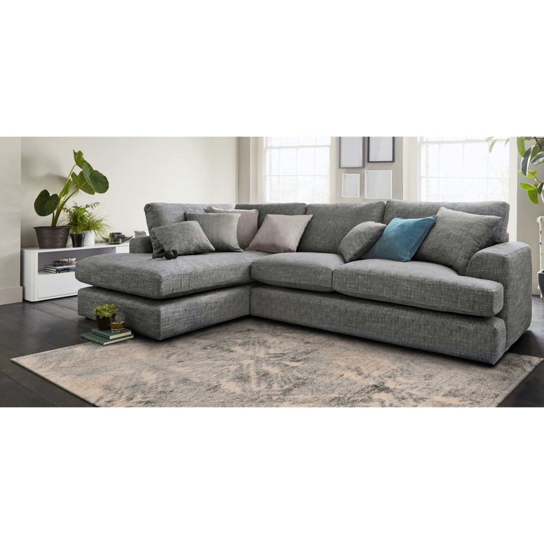 HomeRoots 349689 Bernadette 7 X 9 (ft) Gray and Ivory Indoor Distressed/Overdyed Area Rug