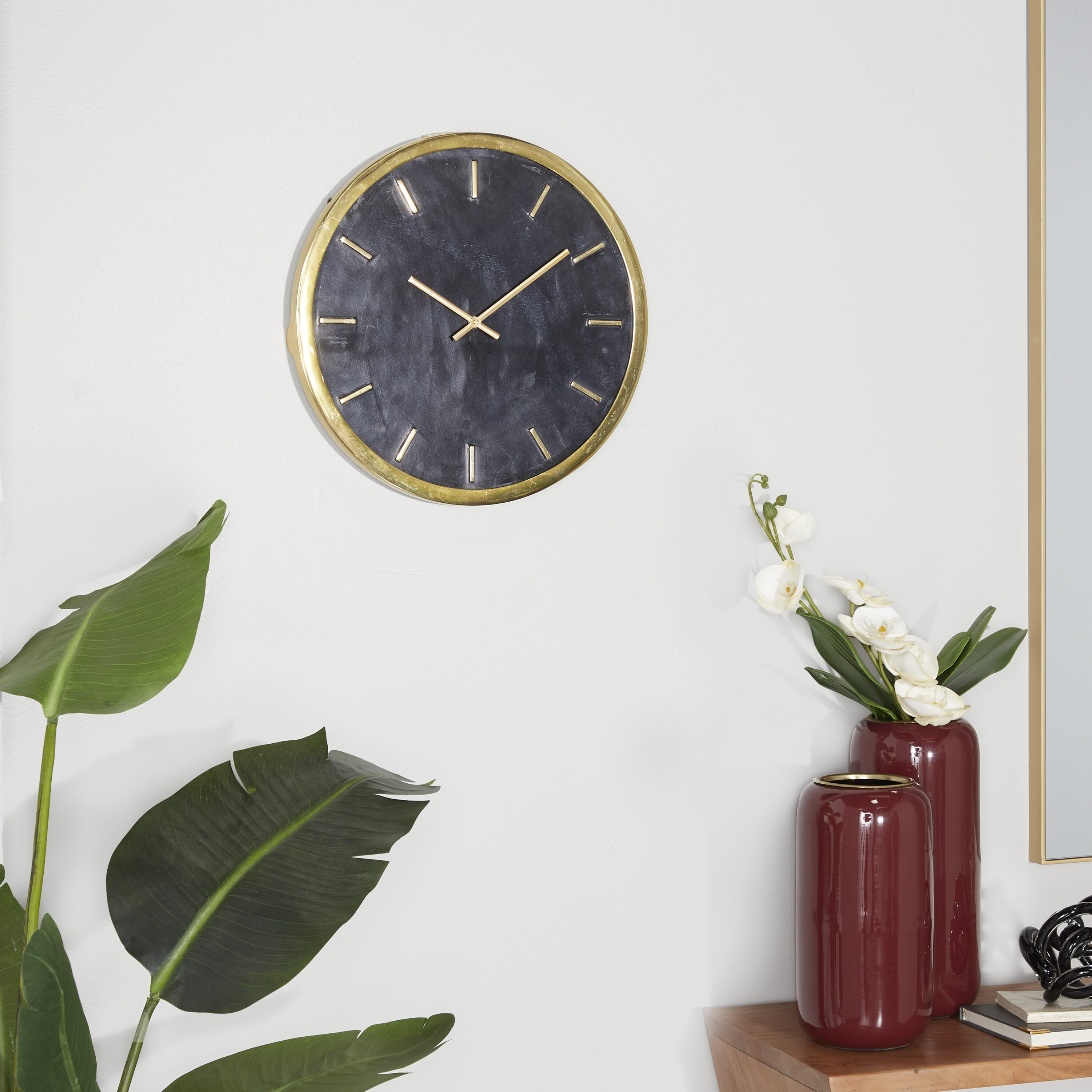 Grayson Lane 89591 Analog Round Wall Glam