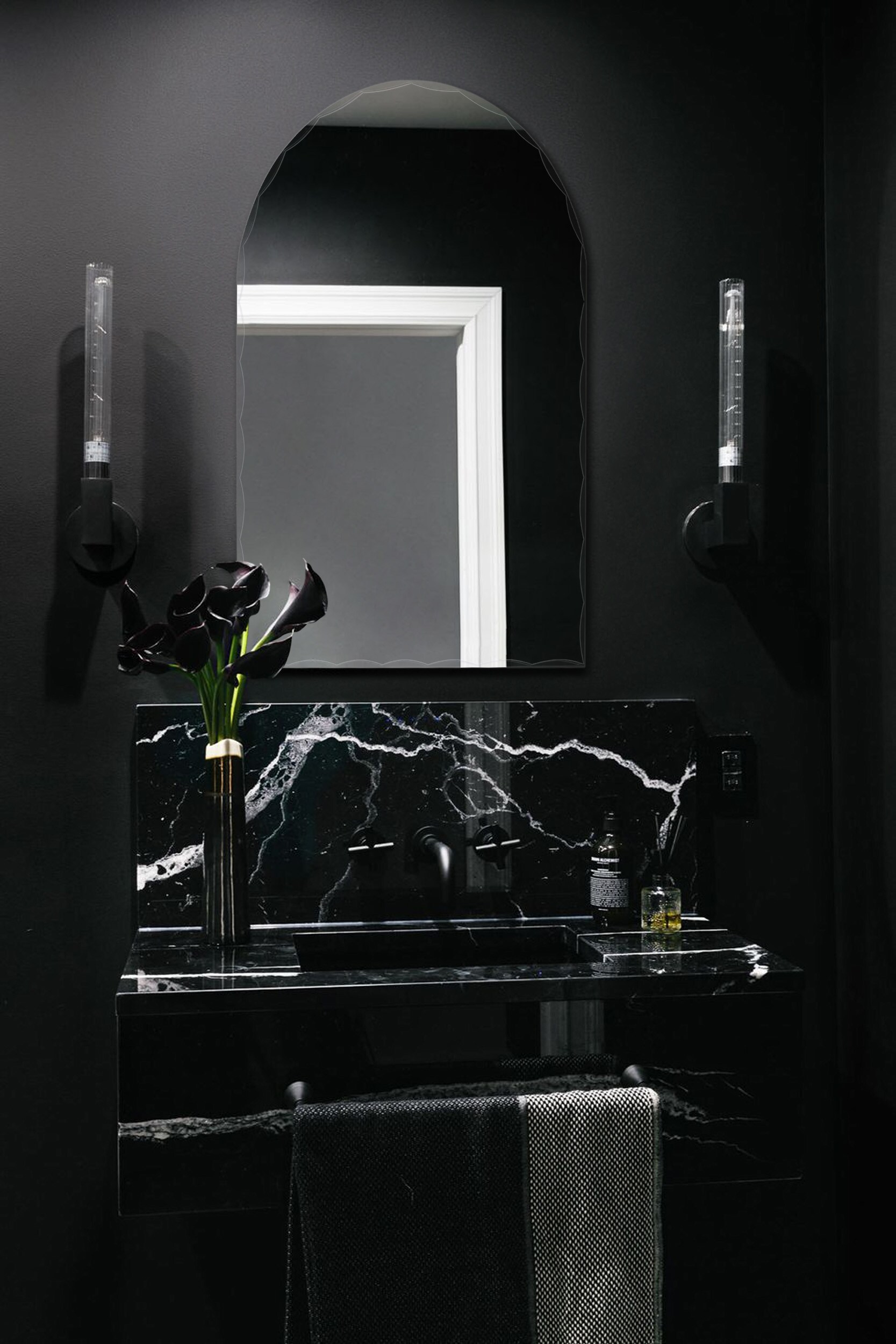 Decor Wonderland Rita Modern Bathroom Mirror, Silver